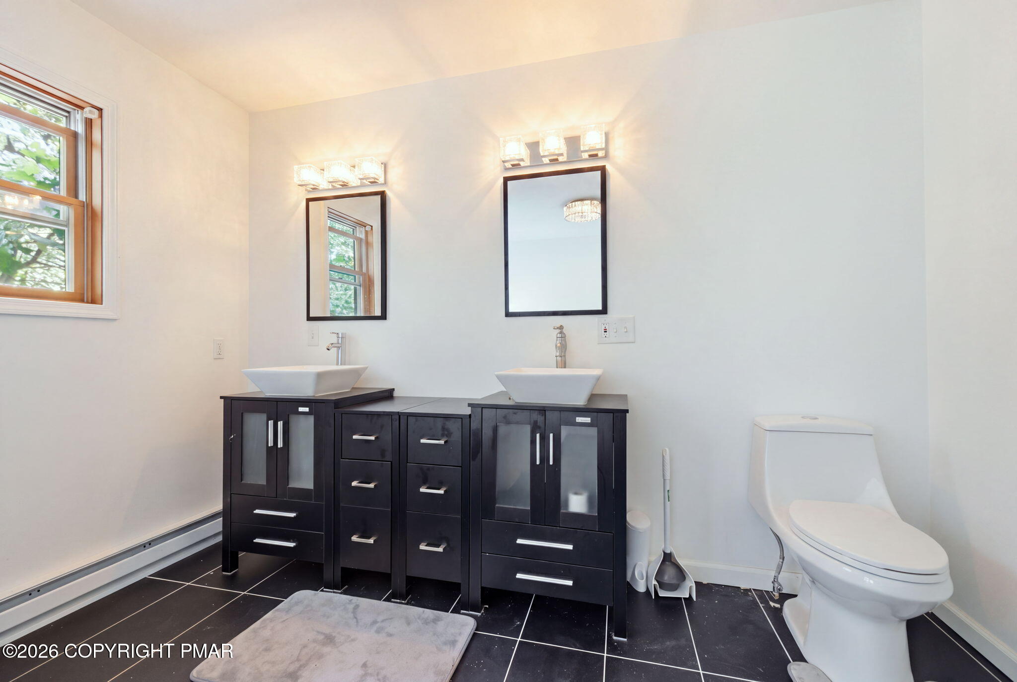 1076 Lancaster Drive Property Photo 23