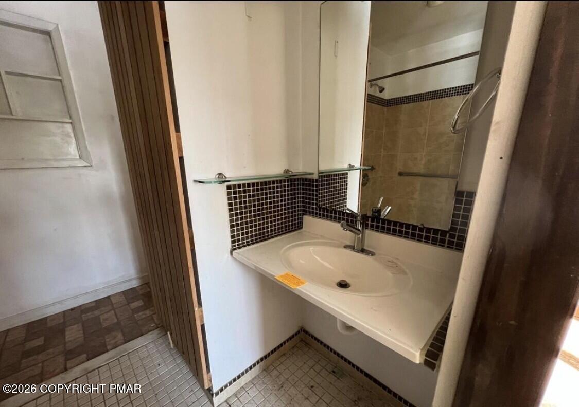 1189 Fox Trail Property Photo 9