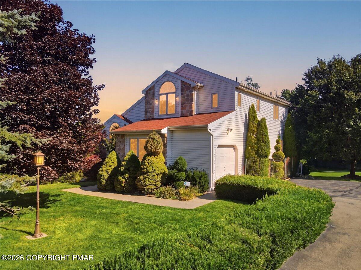 89 Northpark Drive E Property Photo 1