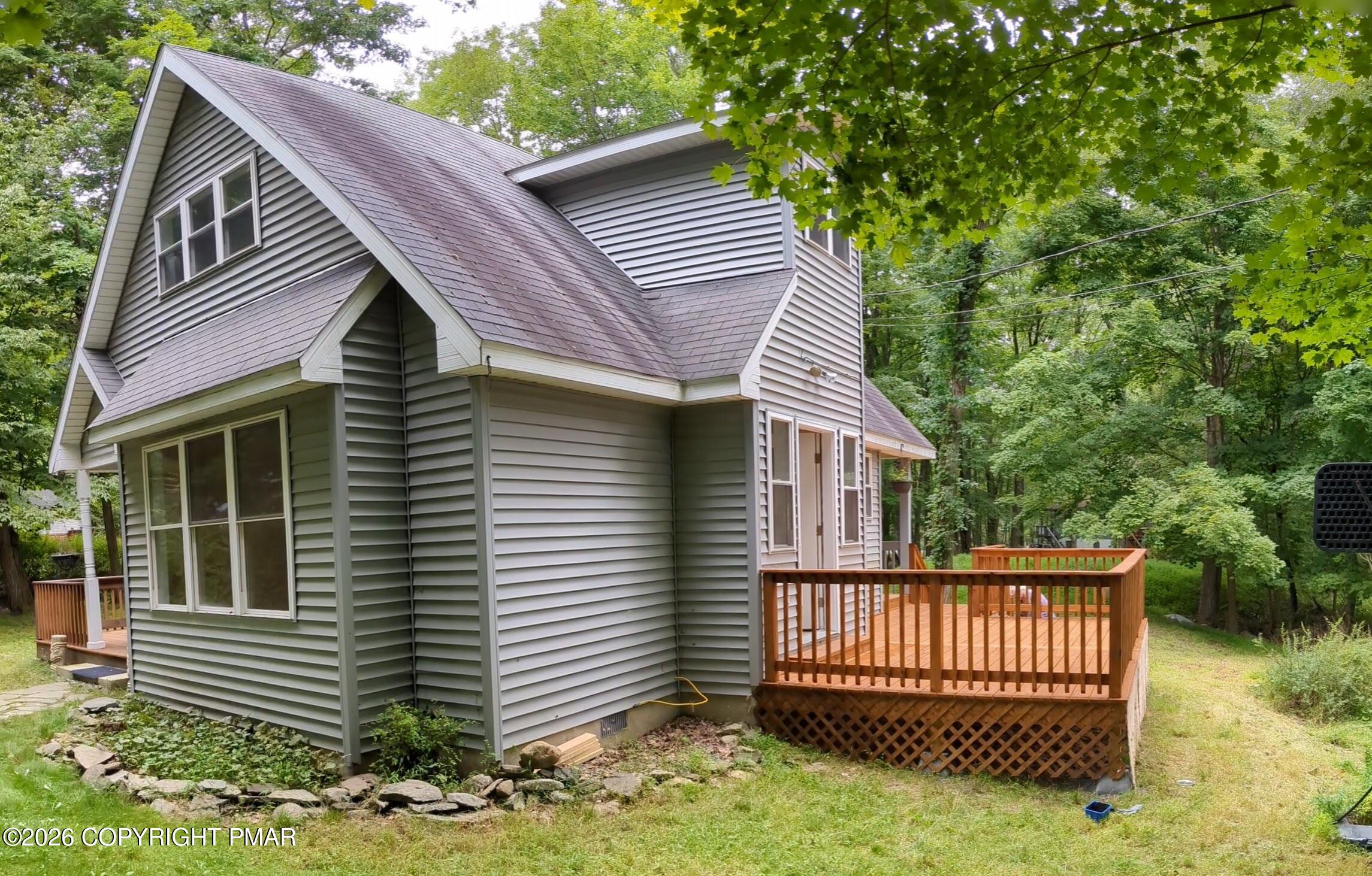 1505 Lake Lane Property Photo 2