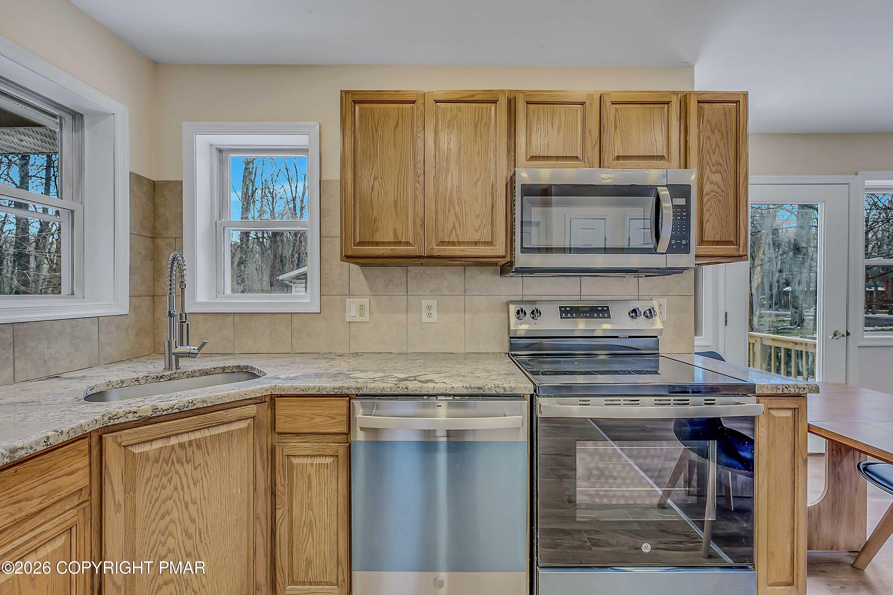 1505 Lake Lane Property Photo 12
