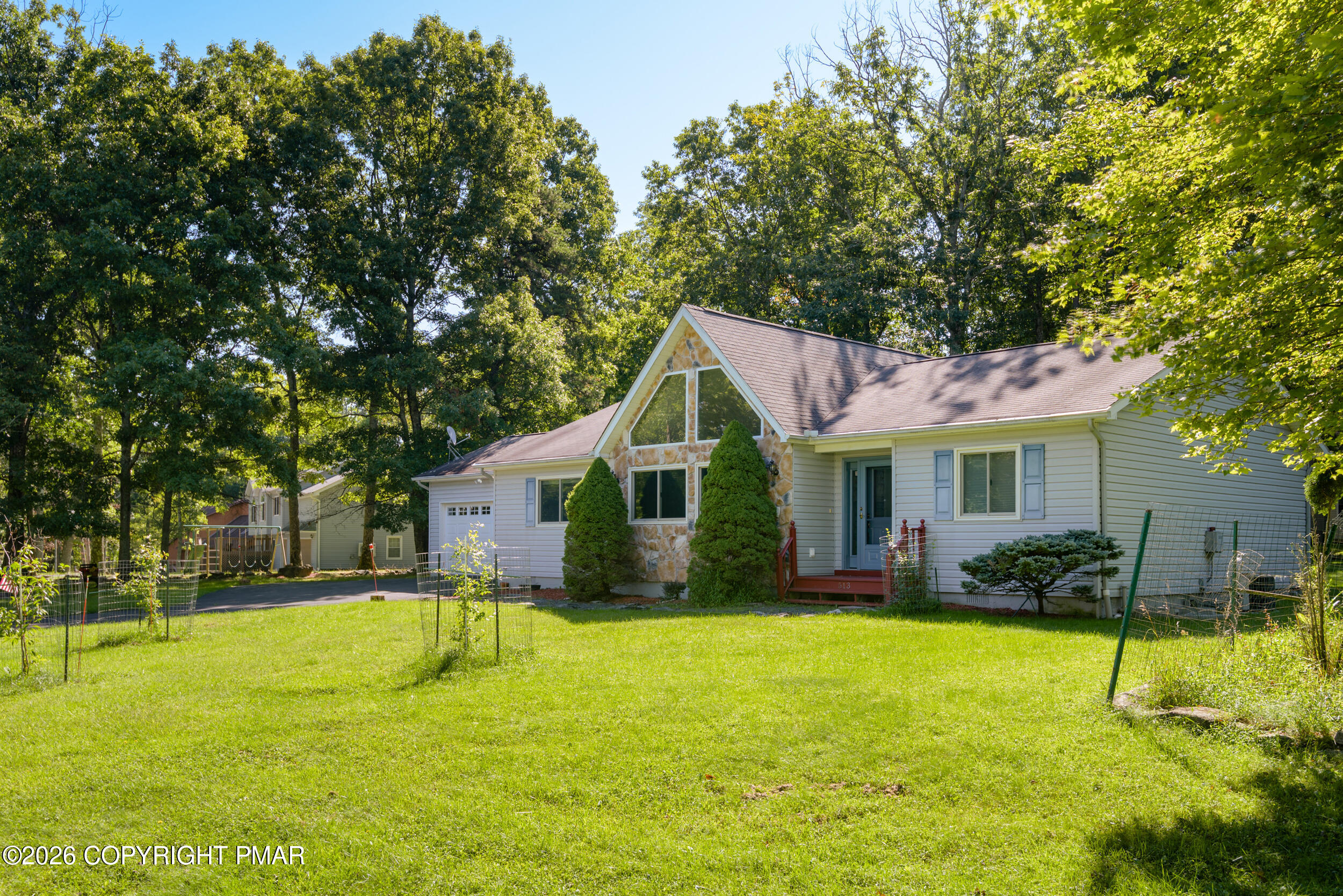513 Gandolf Road Property Photo 3