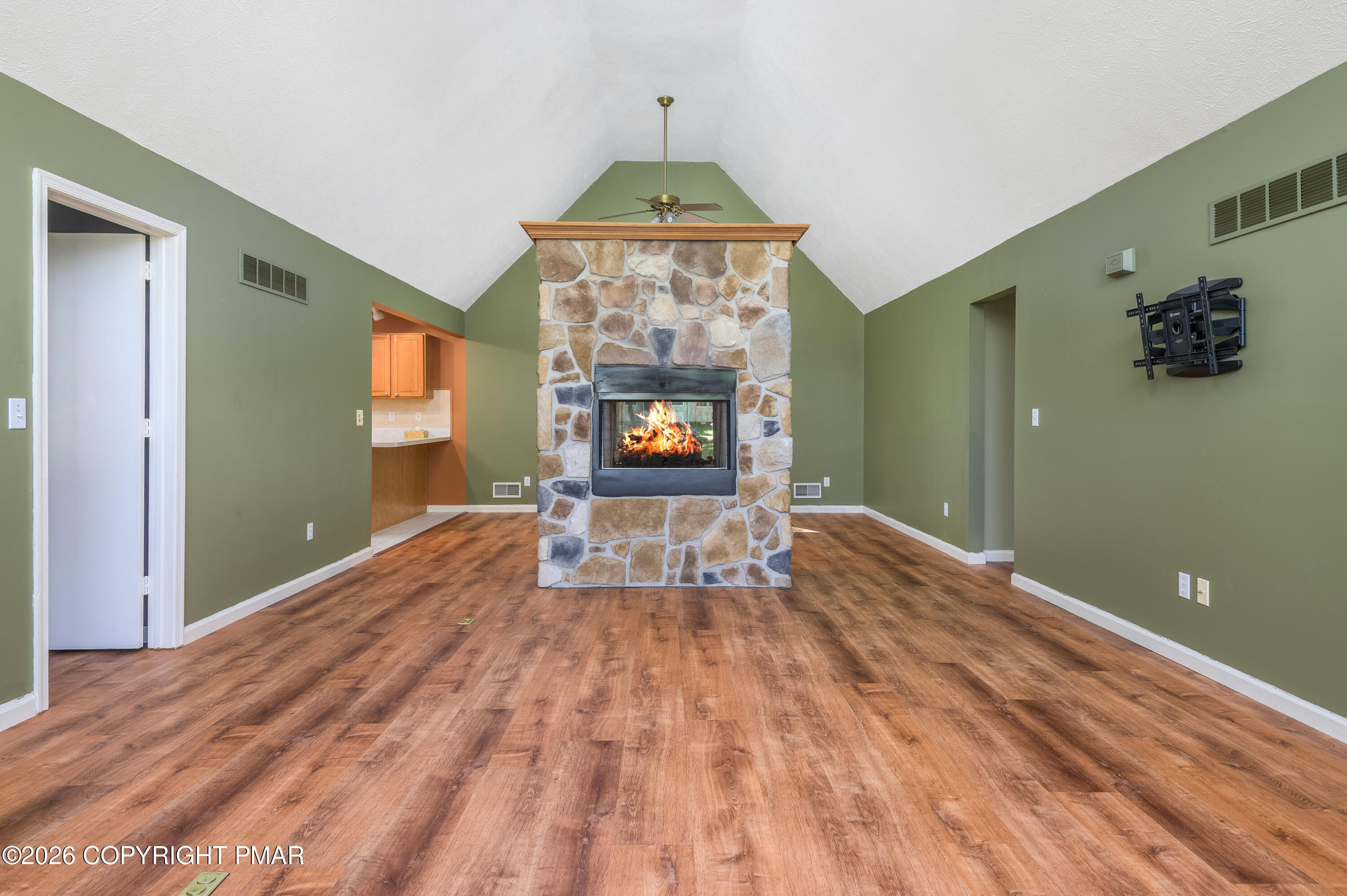 513 Gandolf Road Property Photo 9