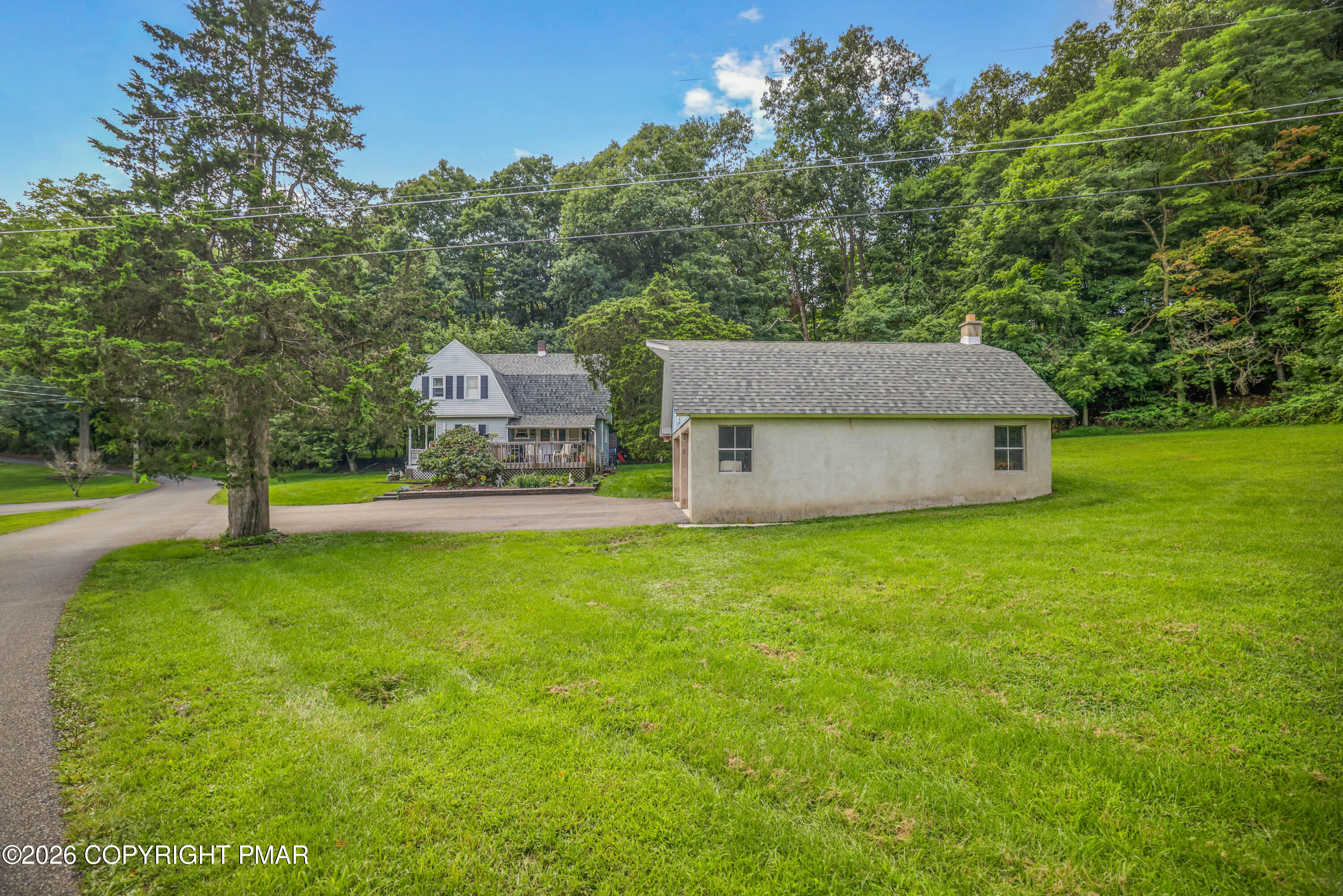 926 Acker Road Property Photo 3