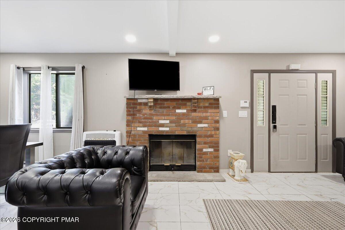 7901 Sleepy Hollow Drive Property Photo 6