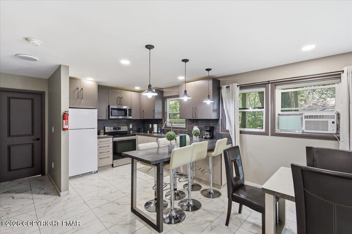 7901 Sleepy Hollow Drive Property Photo 12
