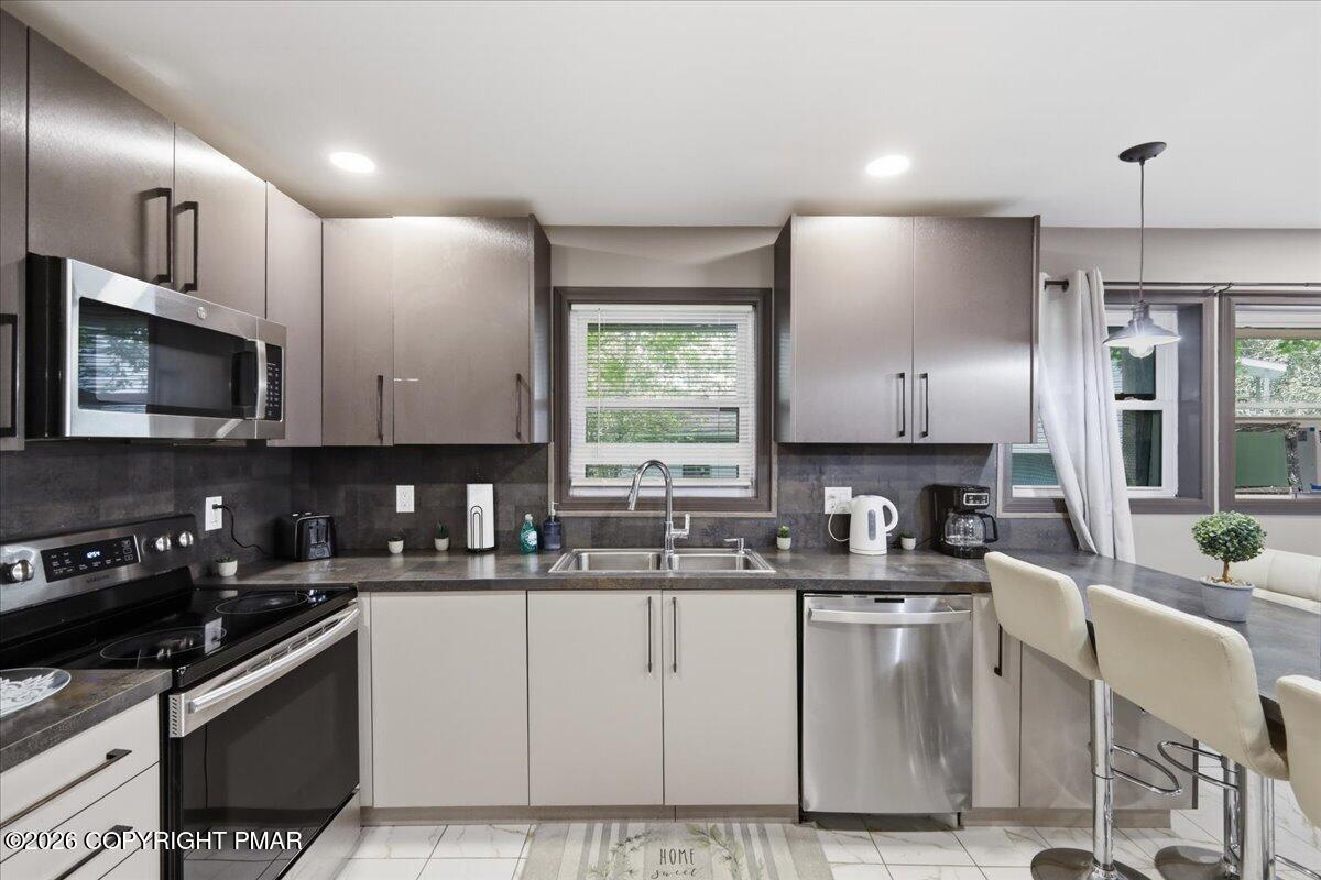 7901 Sleepy Hollow Drive Property Photo 15