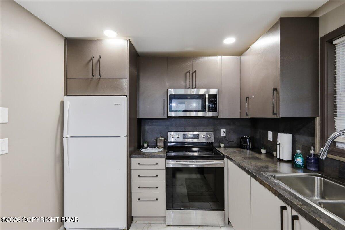 7901 Sleepy Hollow Drive Property Photo 17