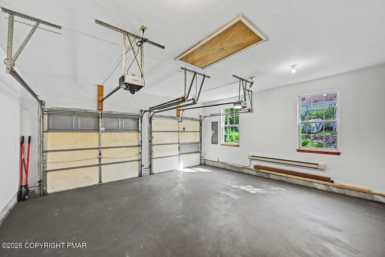 137 N Meckesville Road Property Photo 6
