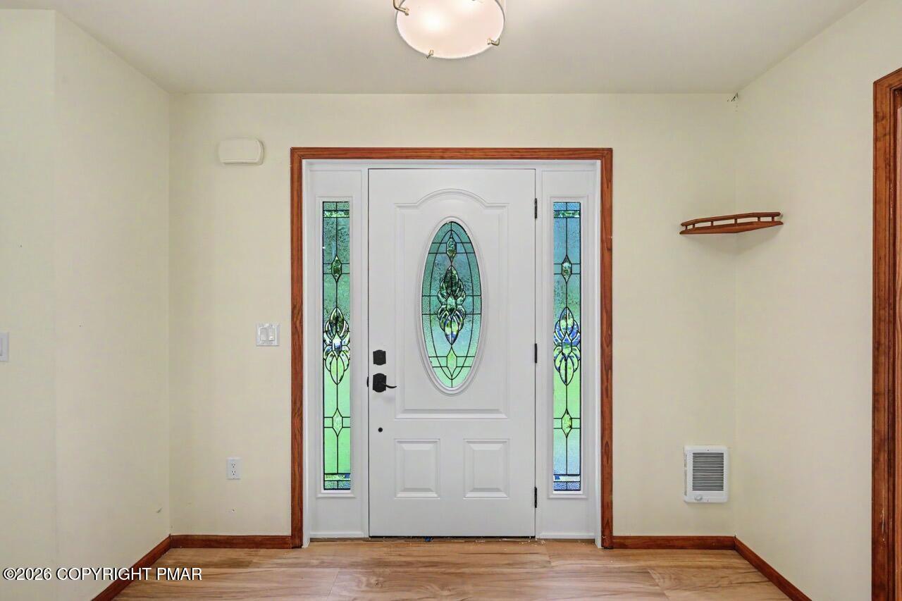 137 N Meckesville Road Property Photo 7