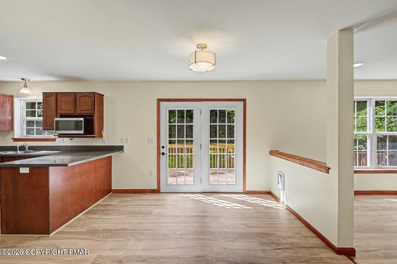 137 N Meckesville Road Property Photo 12