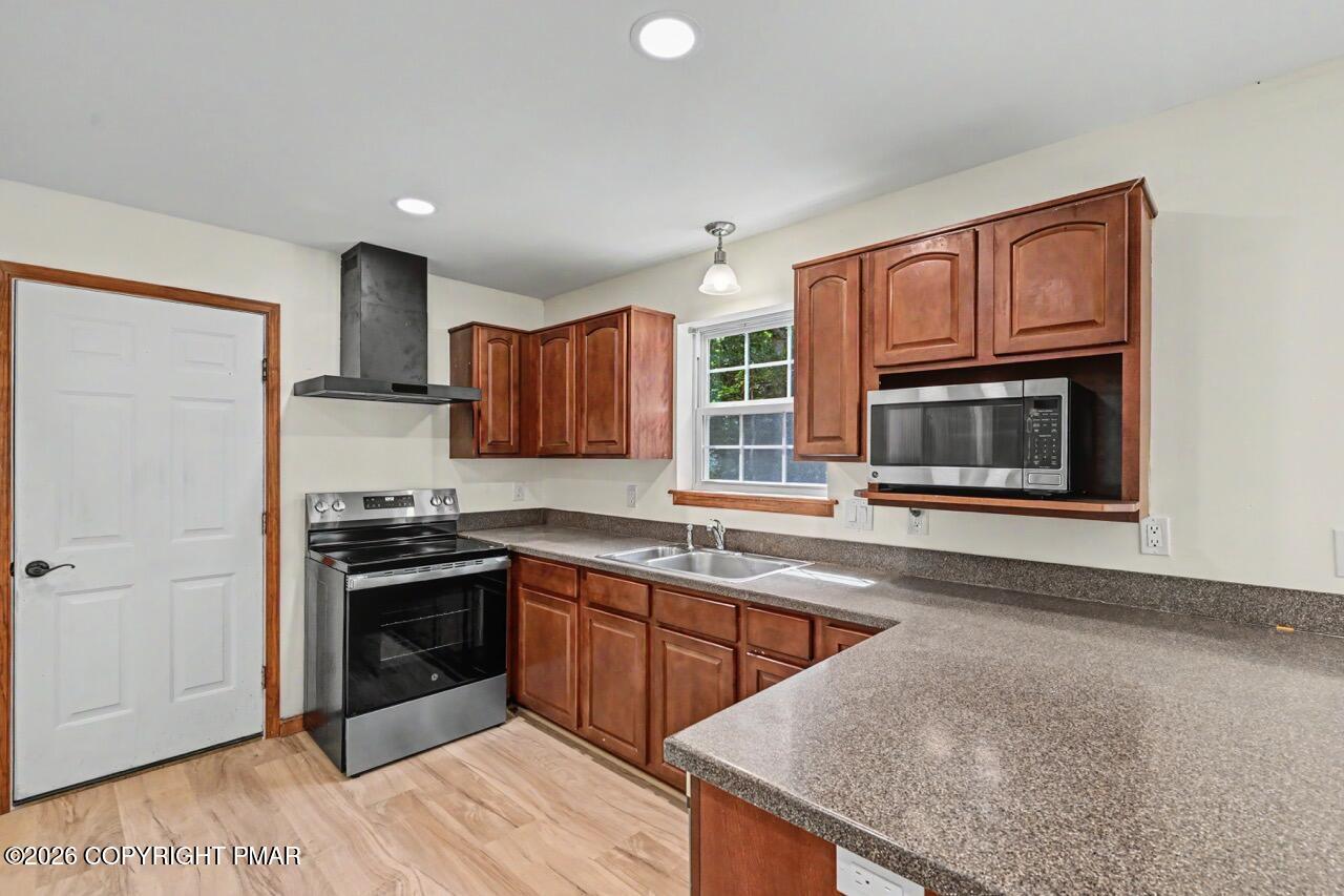 137 N Meckesville Road Property Photo 16