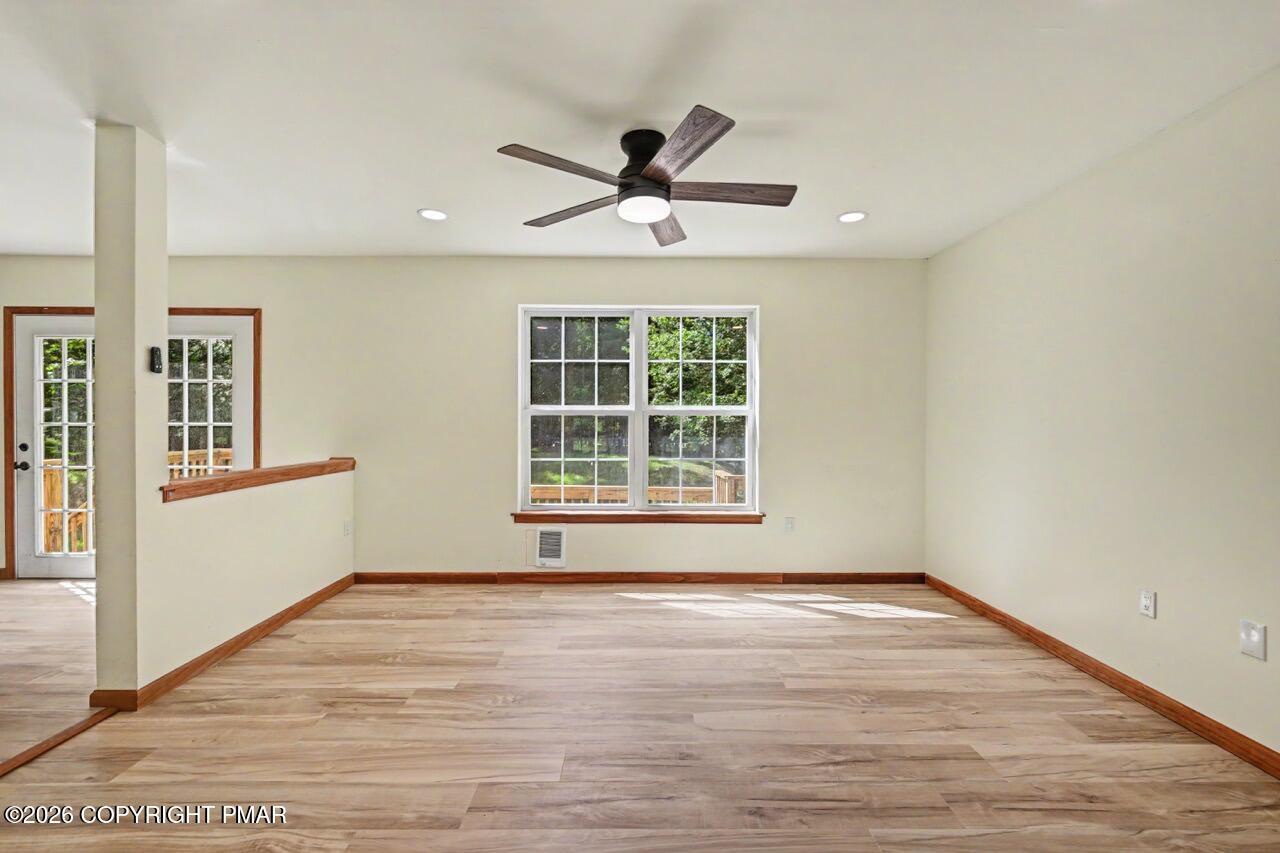137 N Meckesville Road Property Photo 28