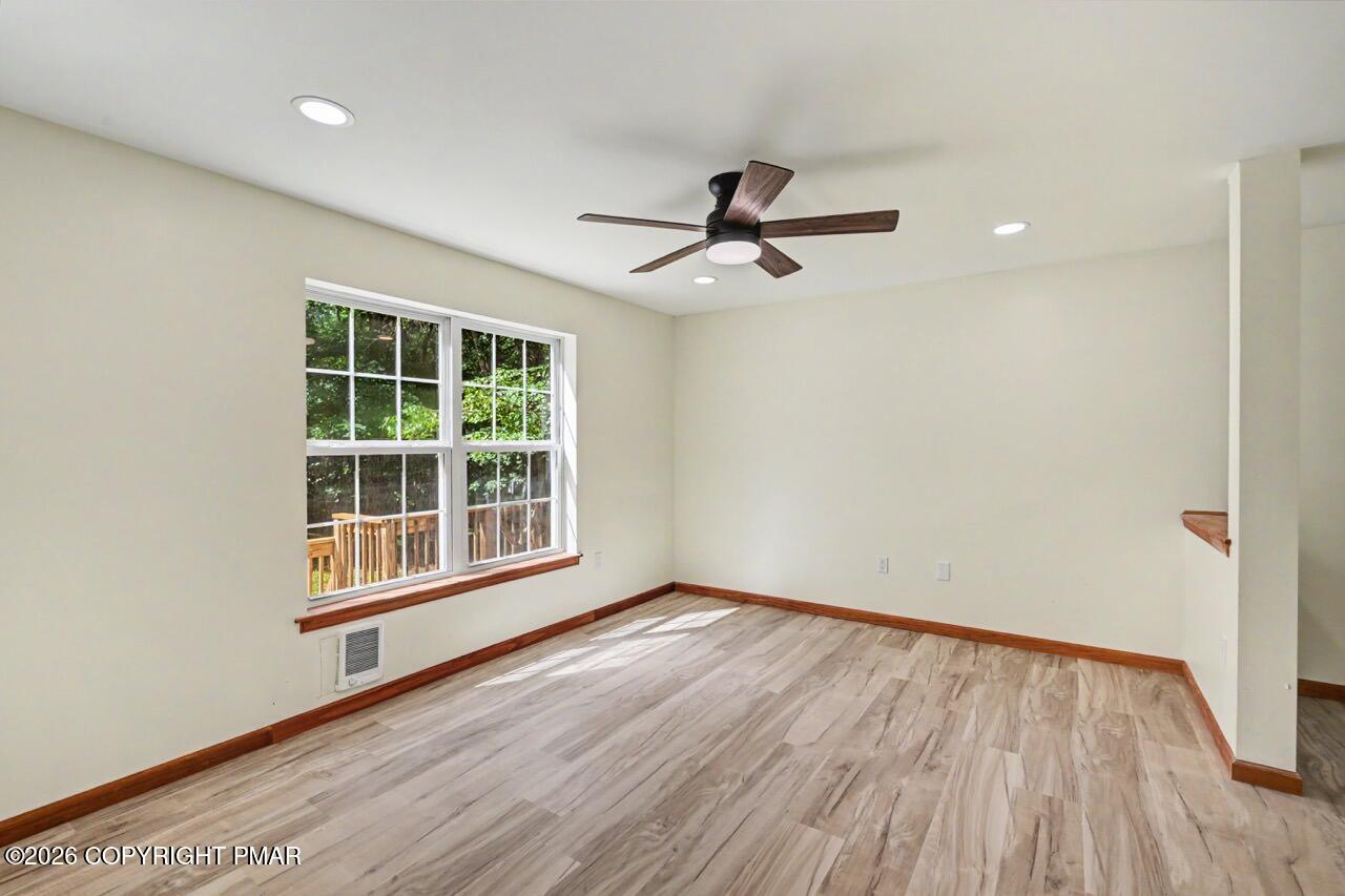 137 N Meckesville Road Property Photo 31