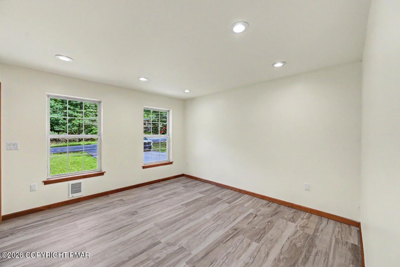 137 N Meckesville Road Property Photo 33