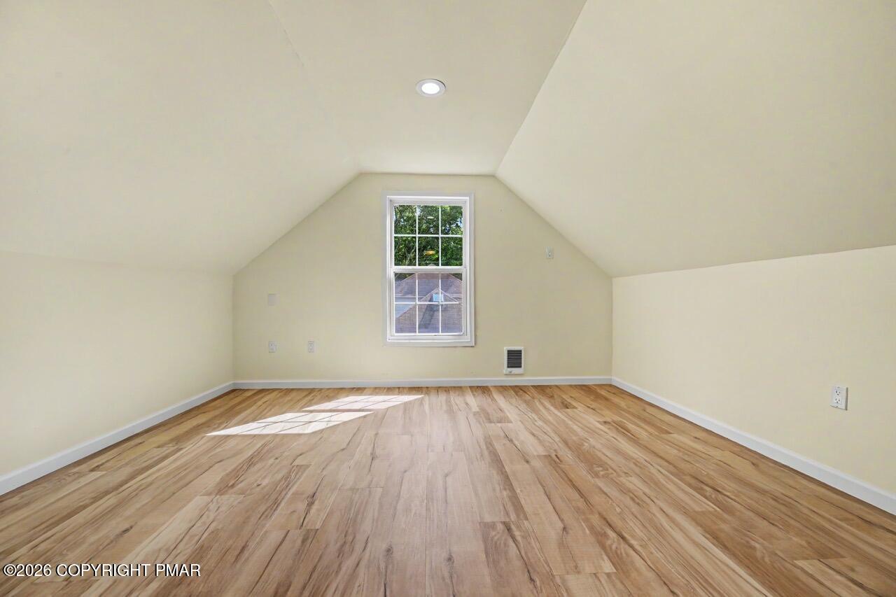 137 N Meckesville Road Property Photo 54