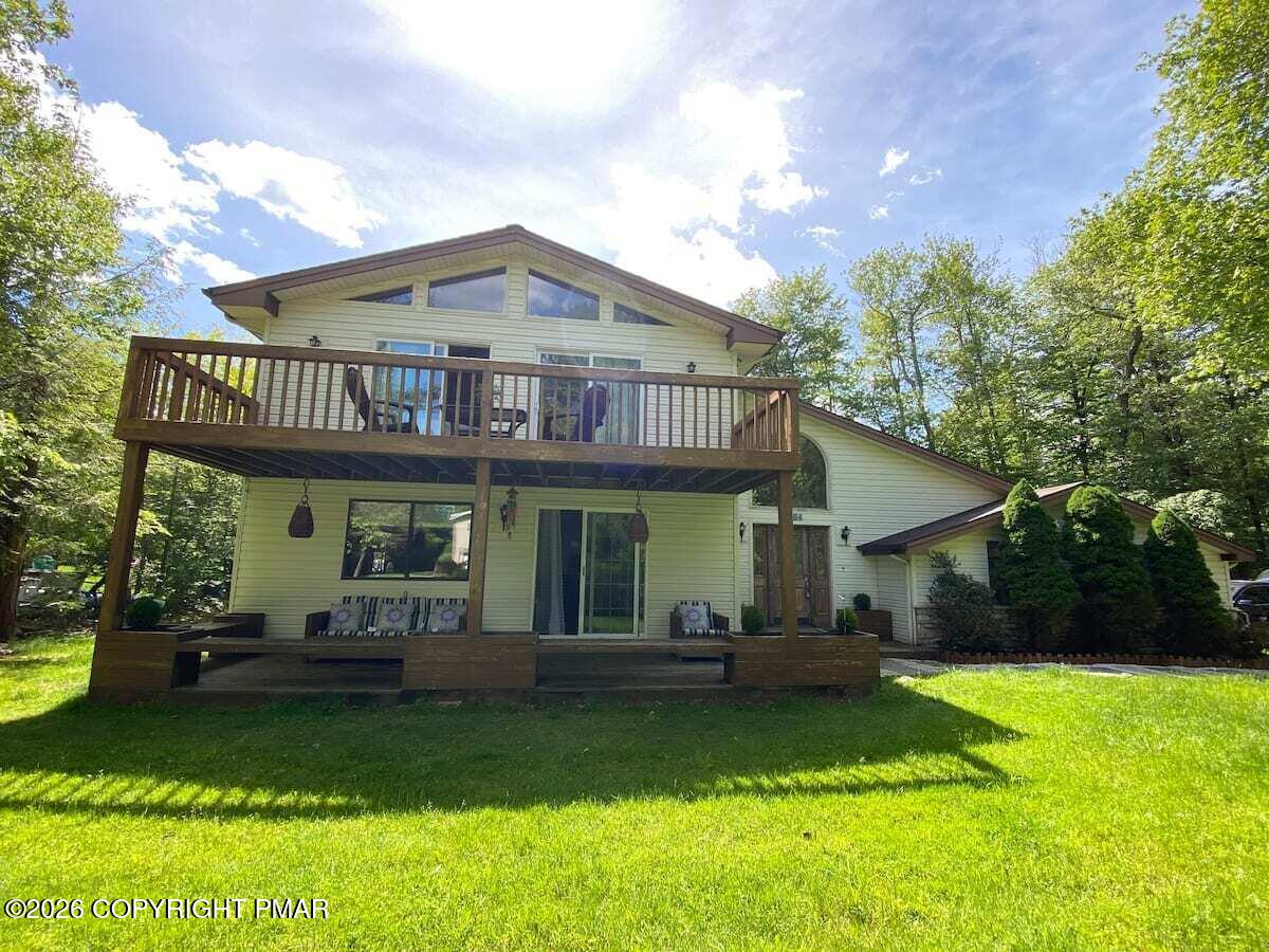 2564 Country Club Drive Property Photo 1
