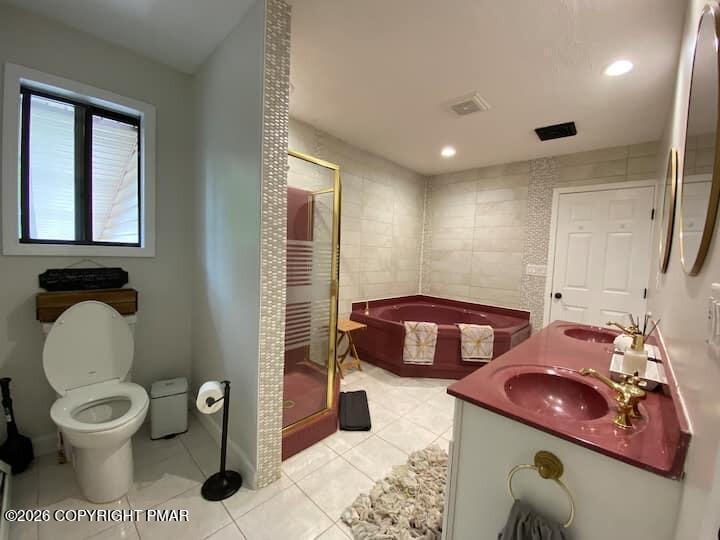 2564 Country Club Drive Property Photo 12