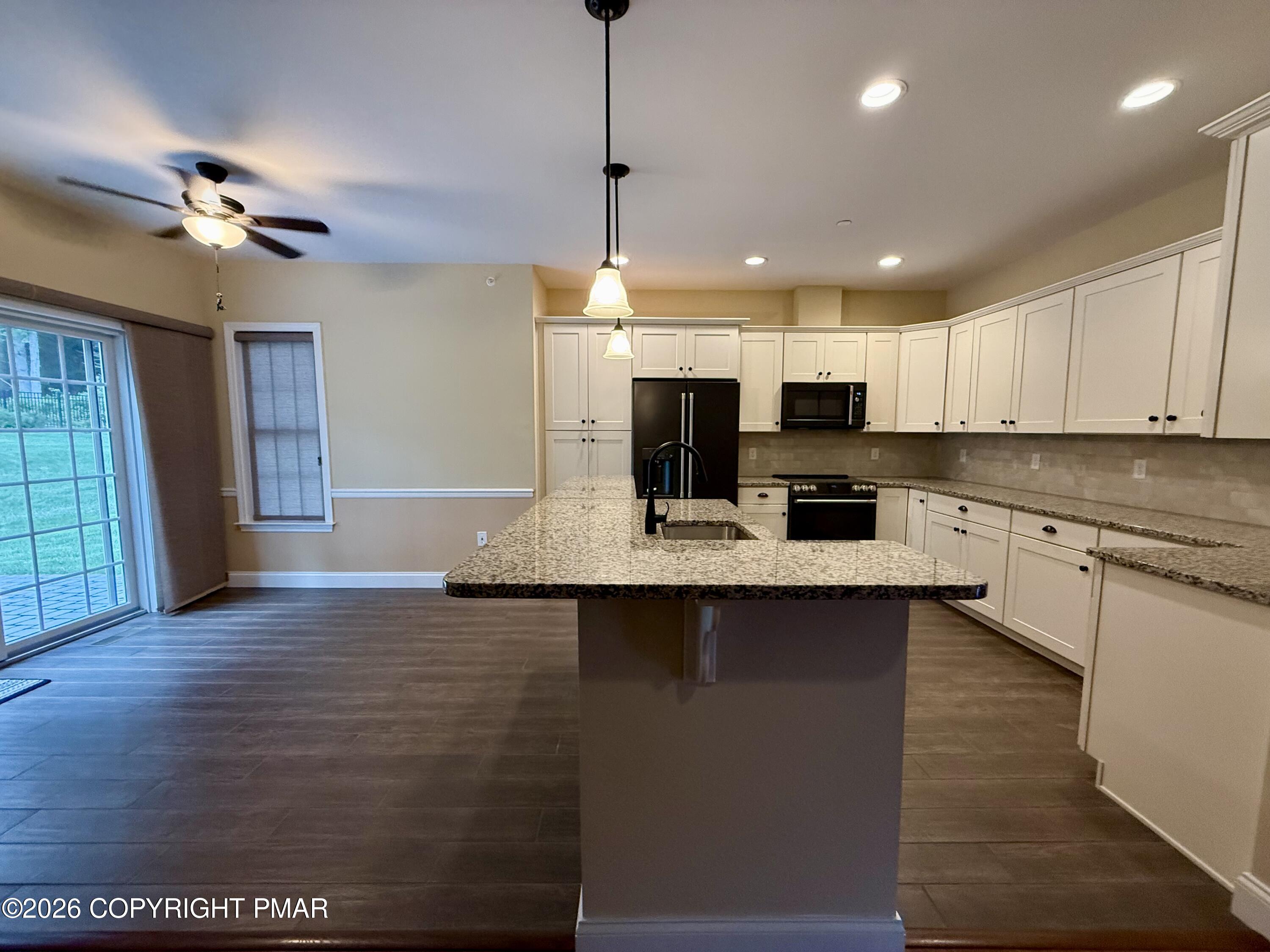 142 Lexington Lane Property Photo 25