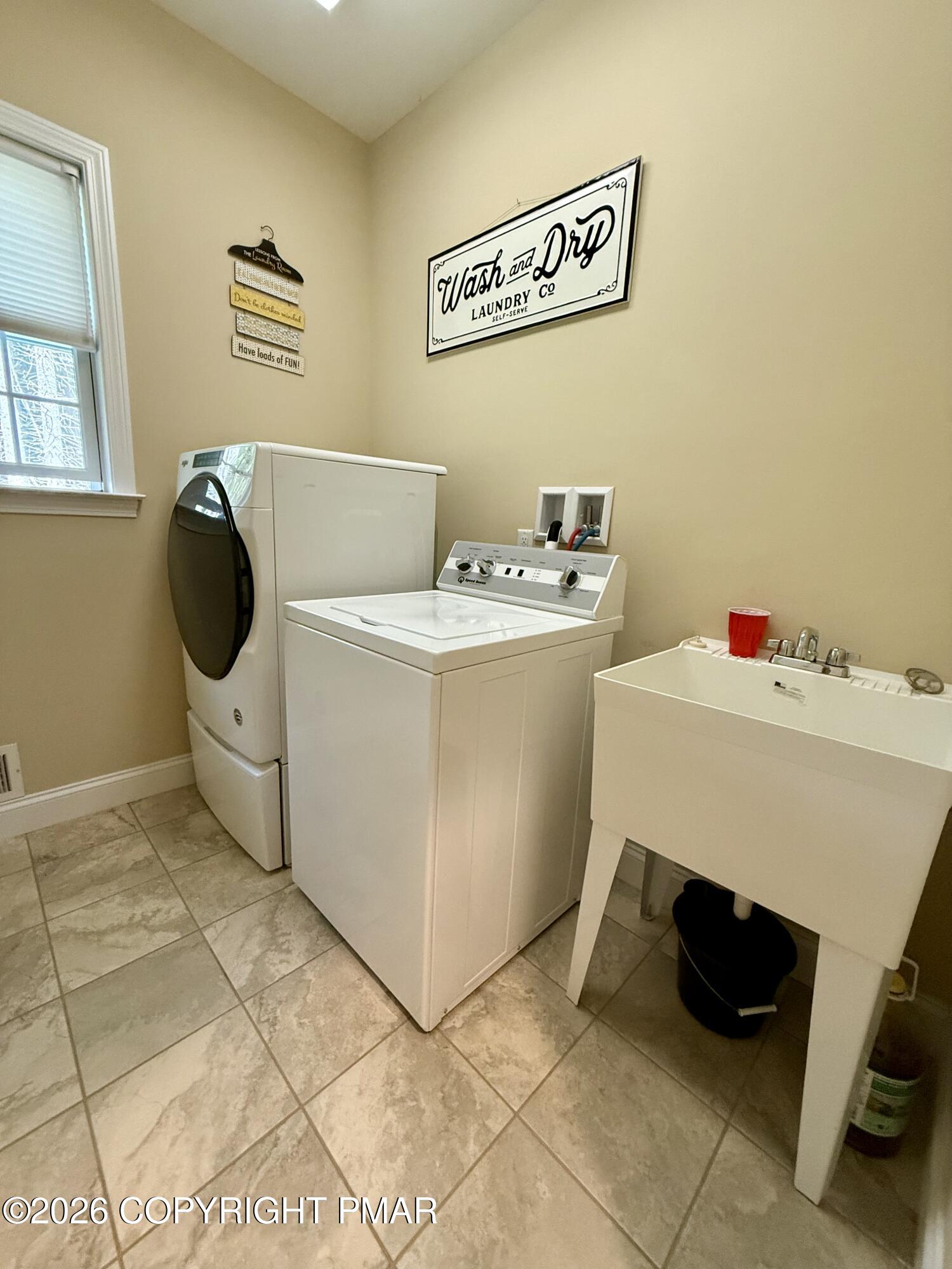 142 Lexington Lane Property Photo 44