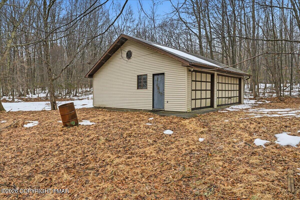 3529 Winding Way Property Photo 6