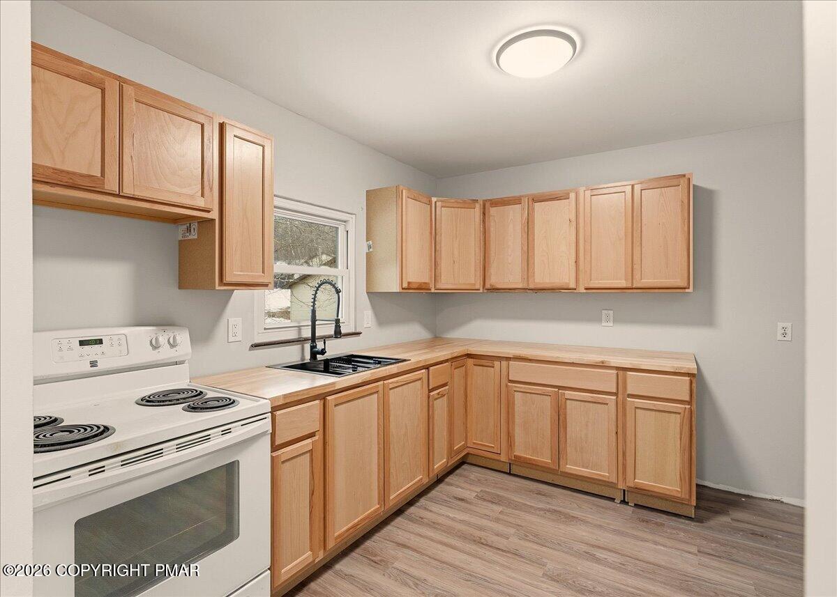 3529 Winding Way Property Photo 15