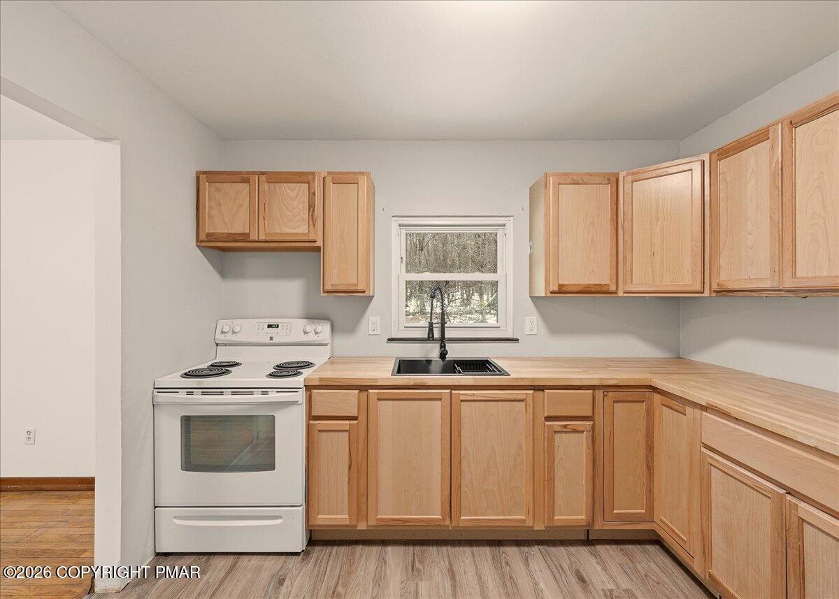 3529 Winding Way Property Photo 17