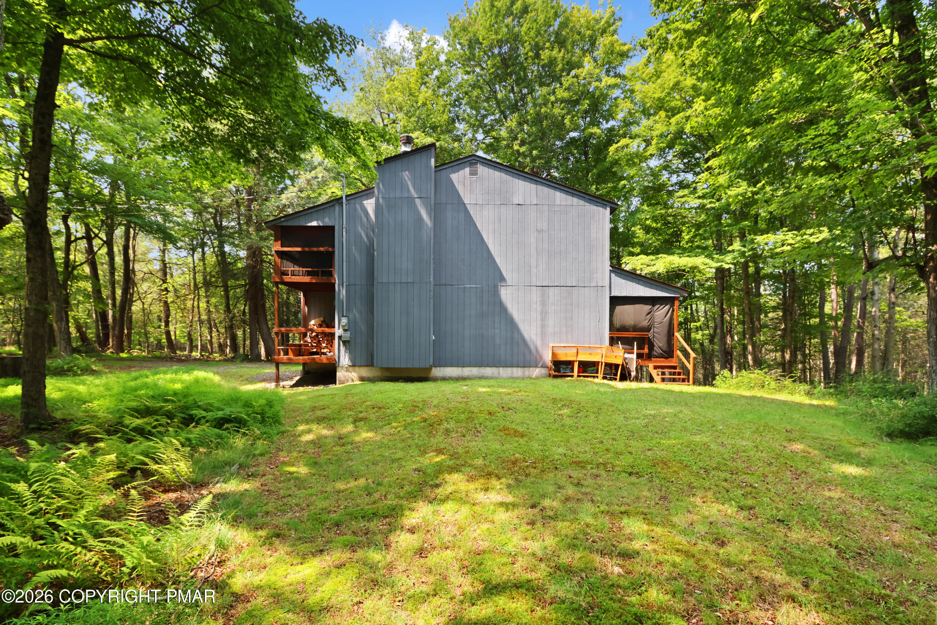 1022 Hilltop Drive Property Photo 4