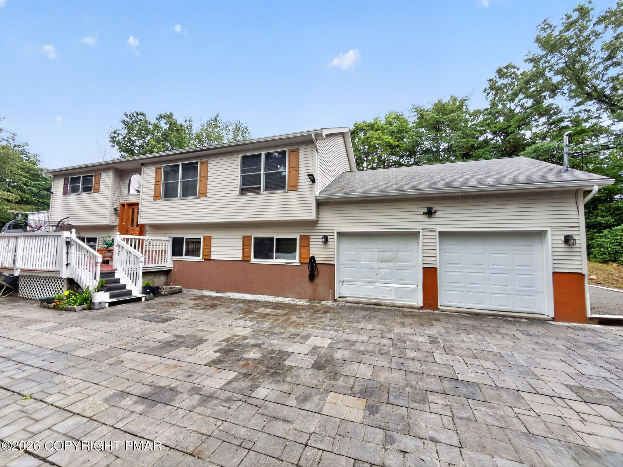 1326 Hilltop Drive Property Photo 1