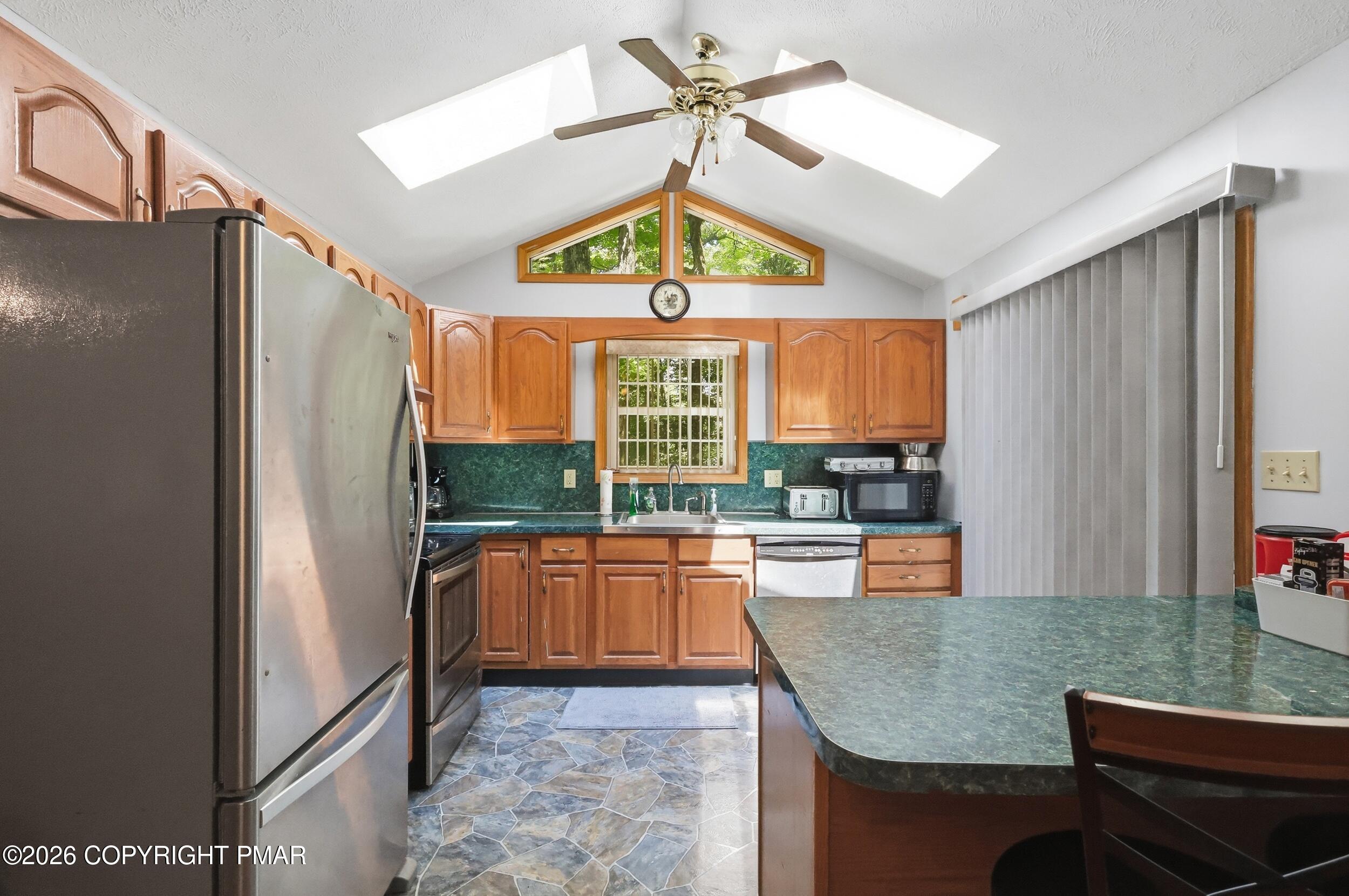 1046 Rainbow Drive Property Photo 9