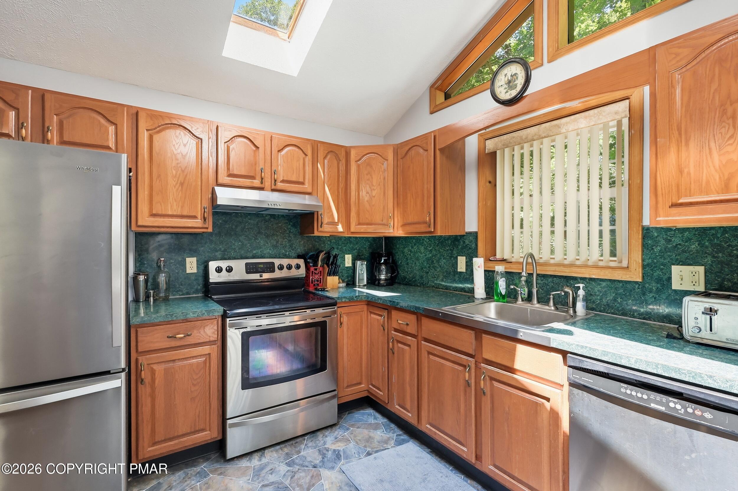 1046 Rainbow Drive Property Photo 10