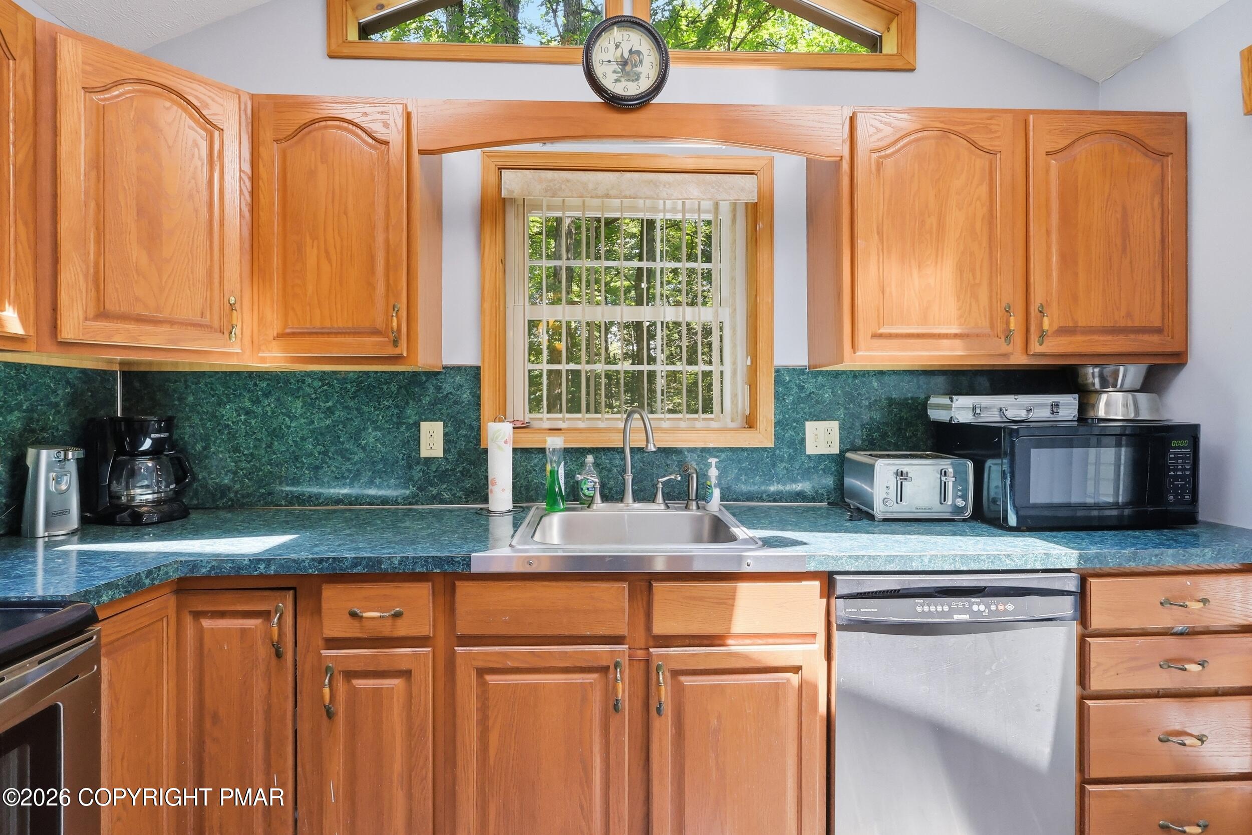 1046 Rainbow Drive Property Photo 12
