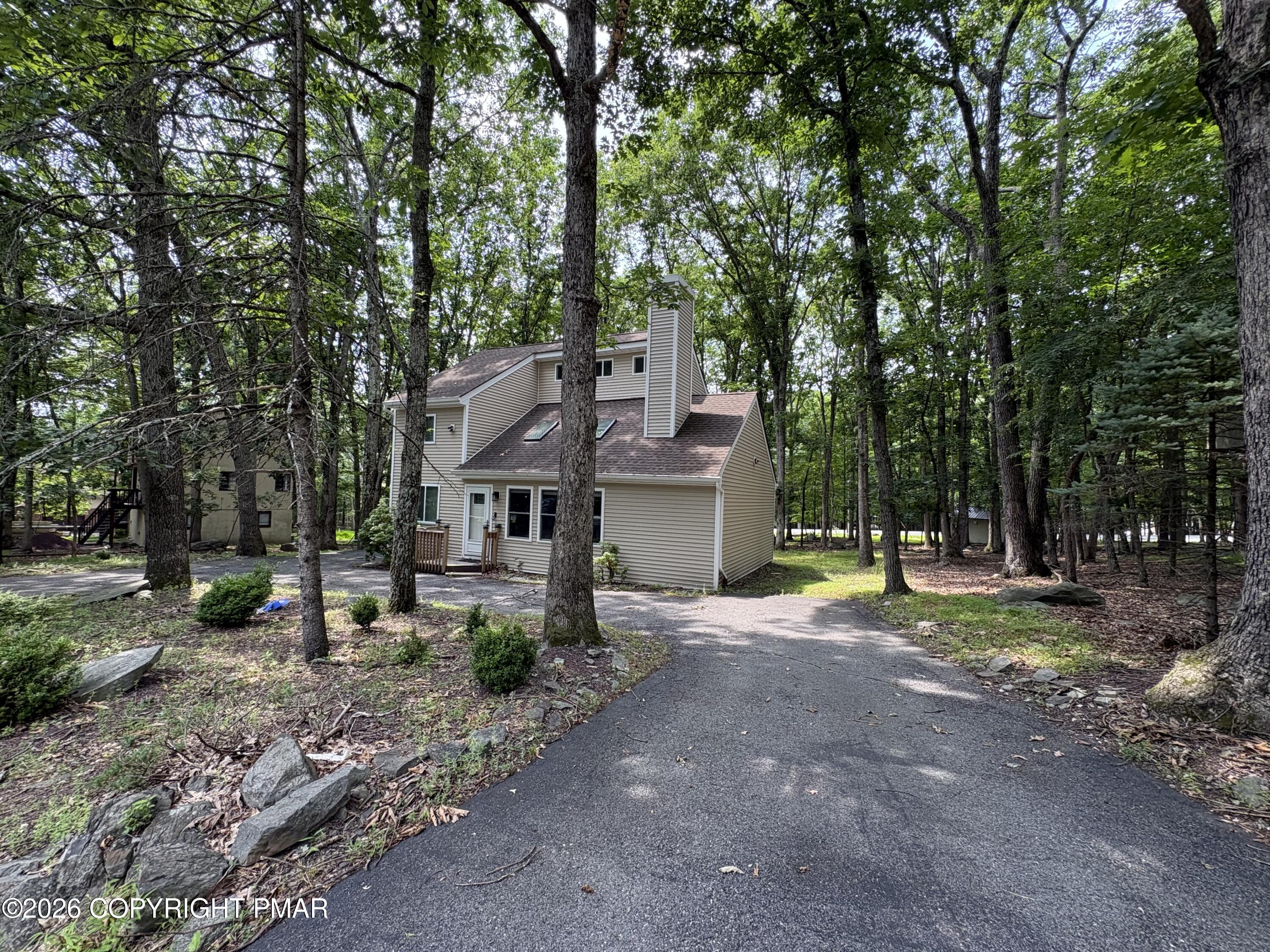 319 Hyland Drive Property Photo 1