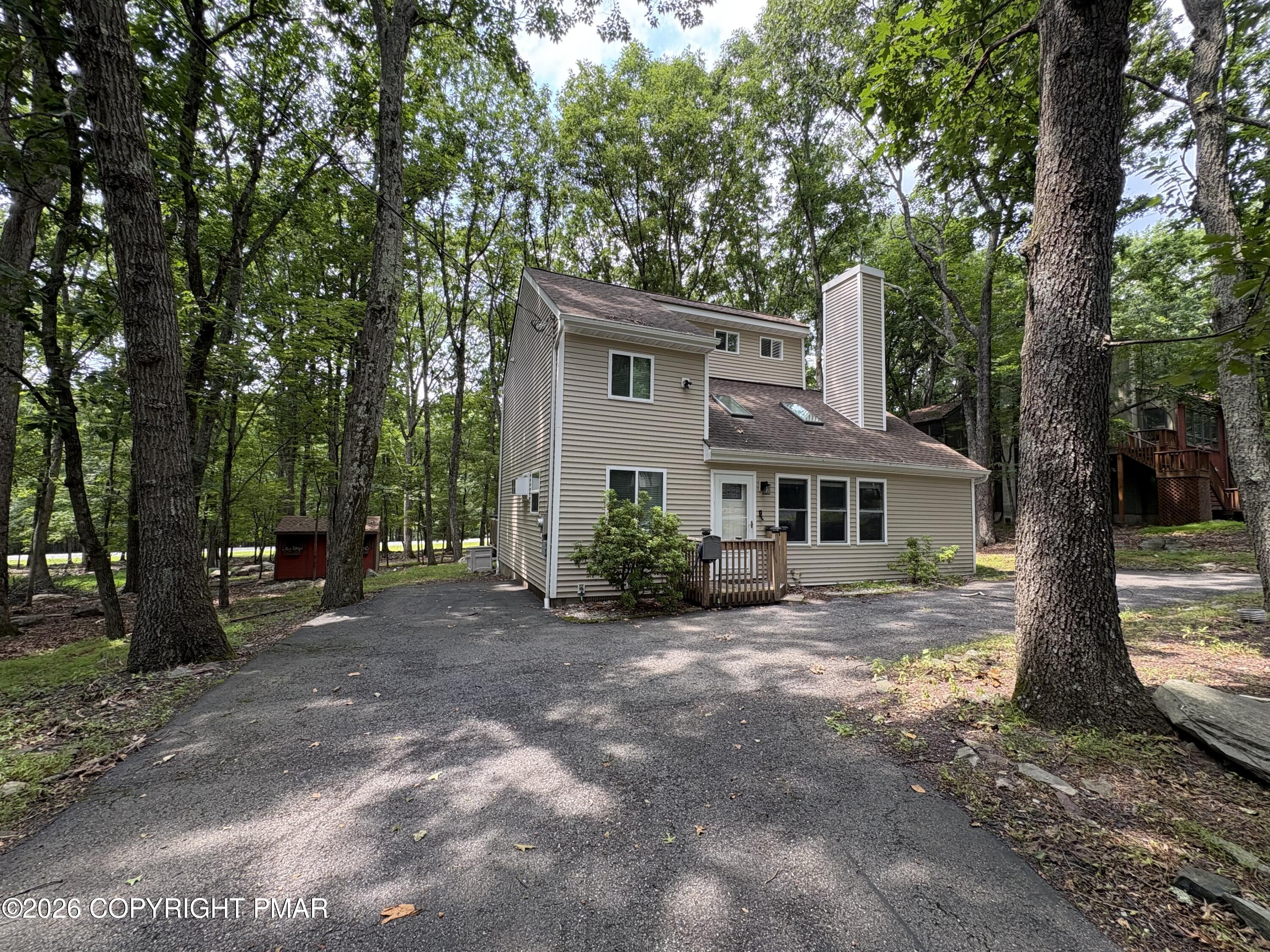 319 Hyland Drive Property Photo 2