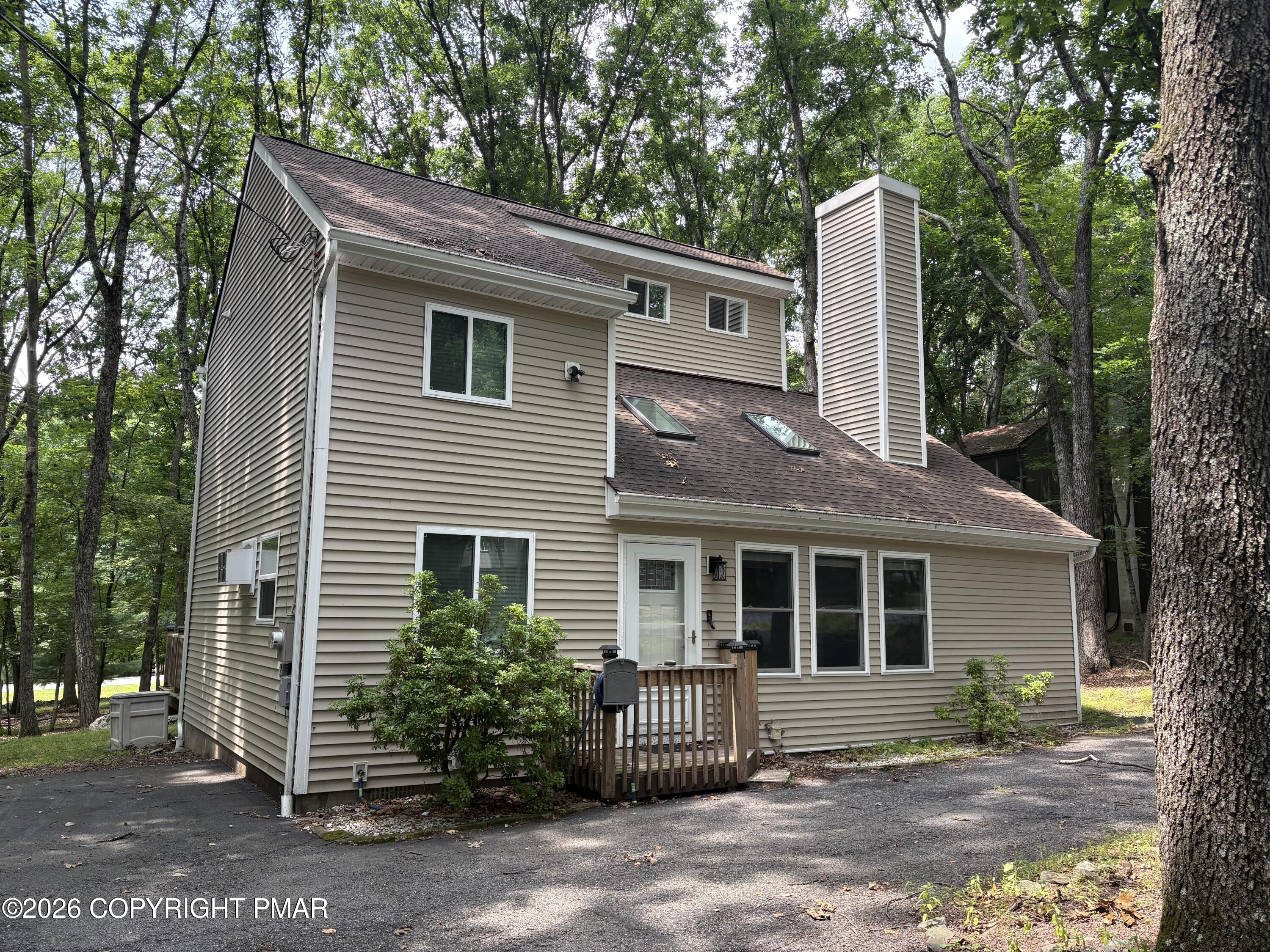 319 Hyland Drive Property Photo 3