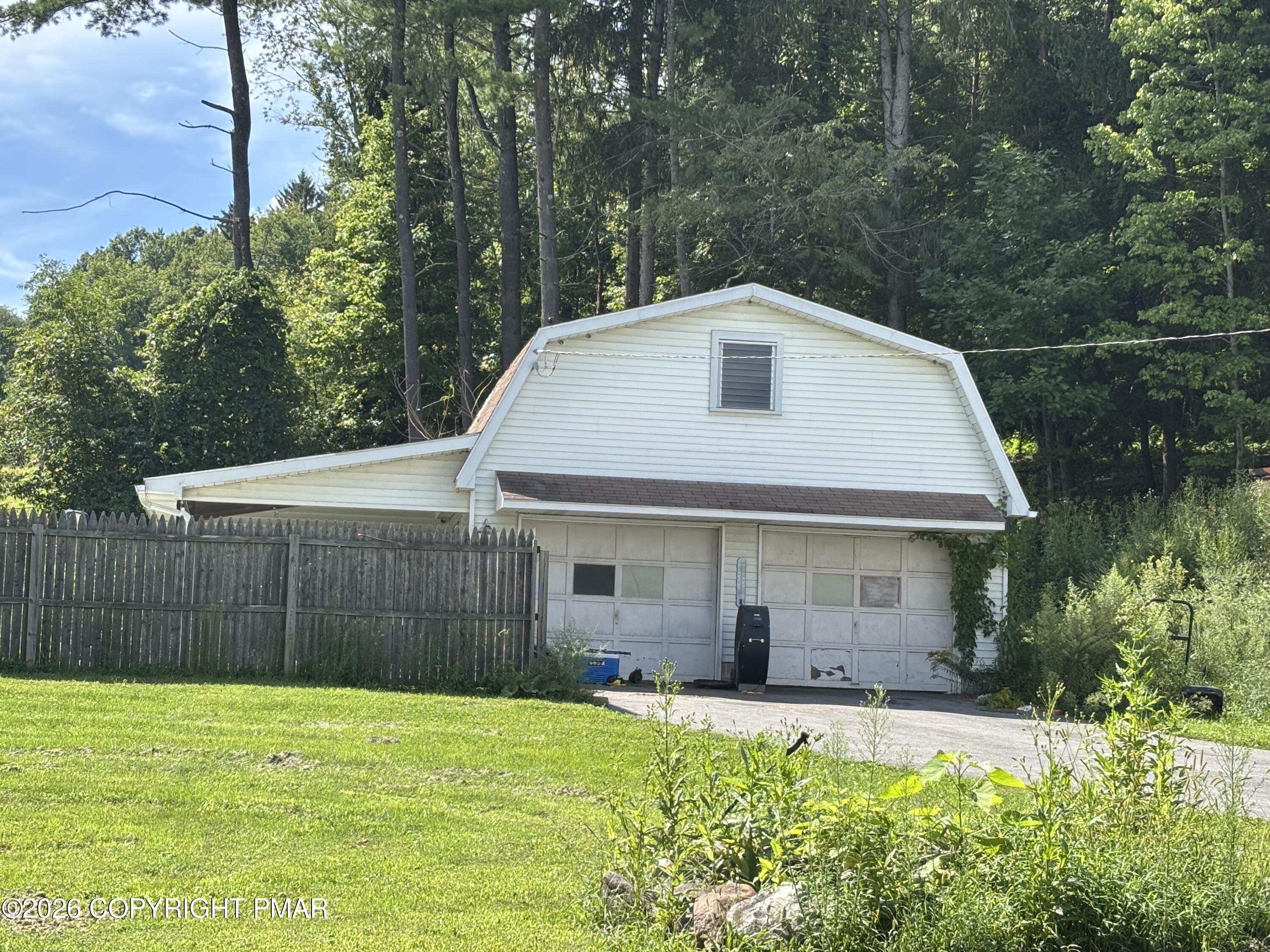 231 Laurel Road Property Photo 6