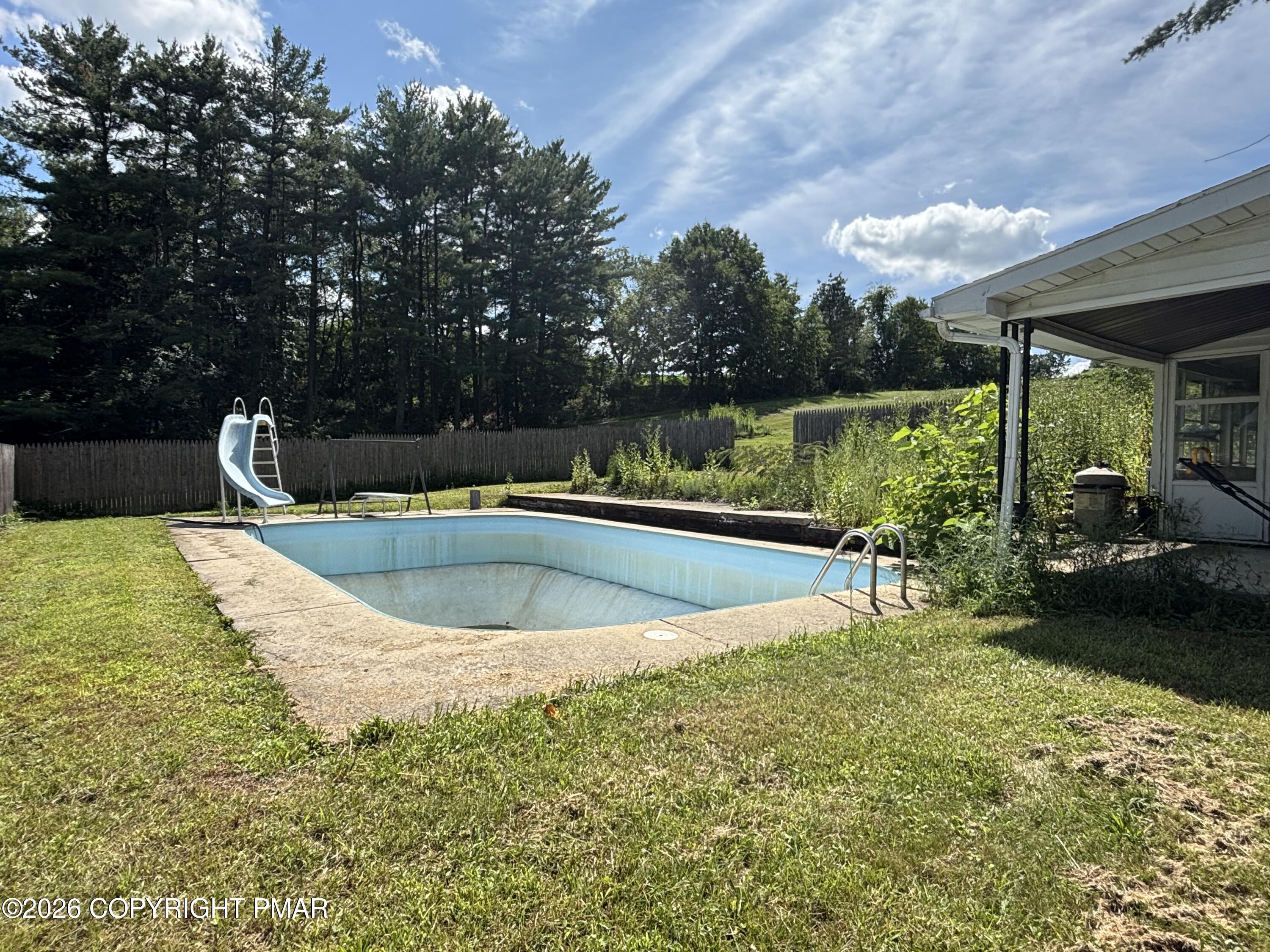 231 Laurel Road Property Photo 11