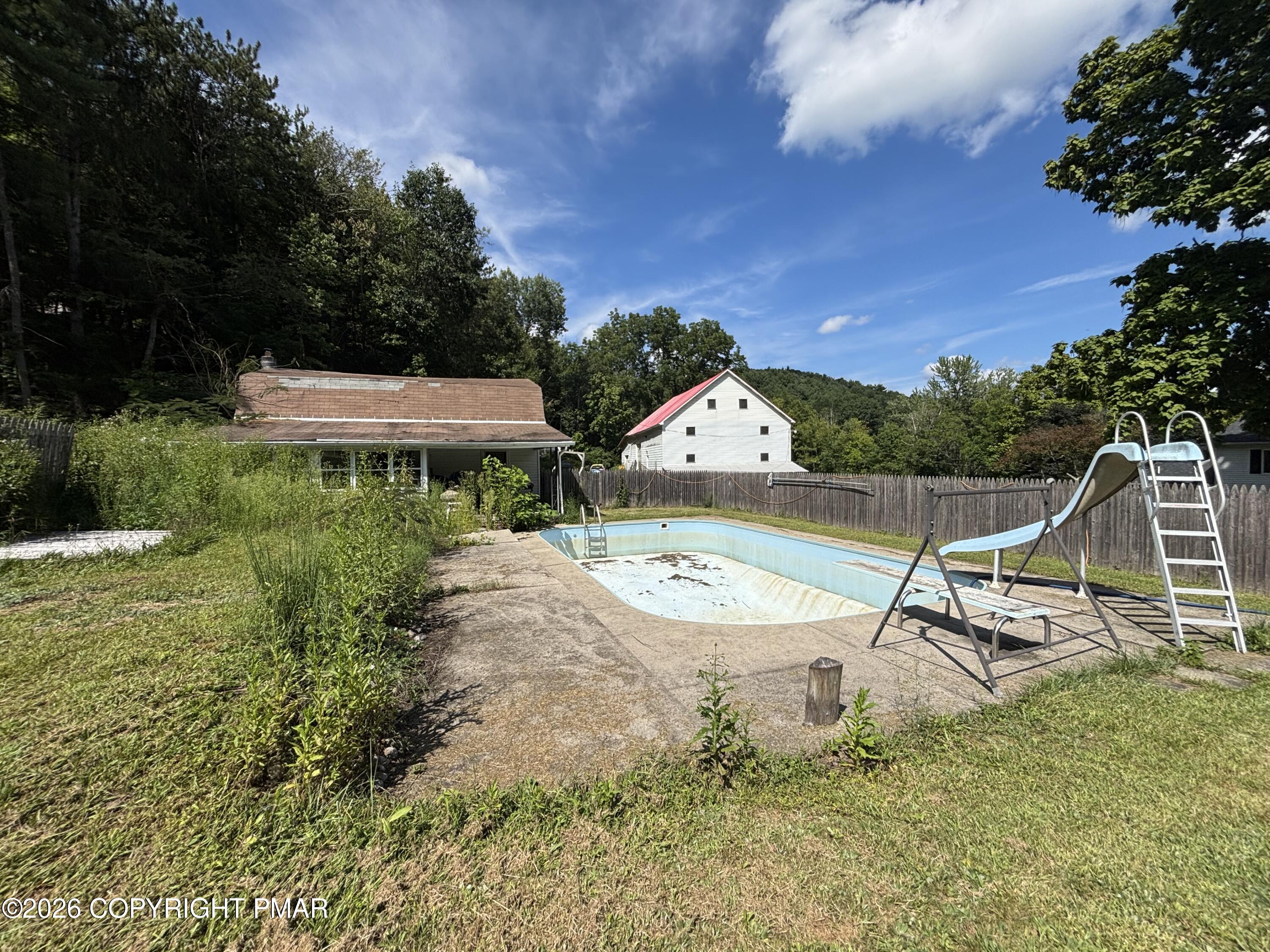 231 Laurel Road Property Photo 14