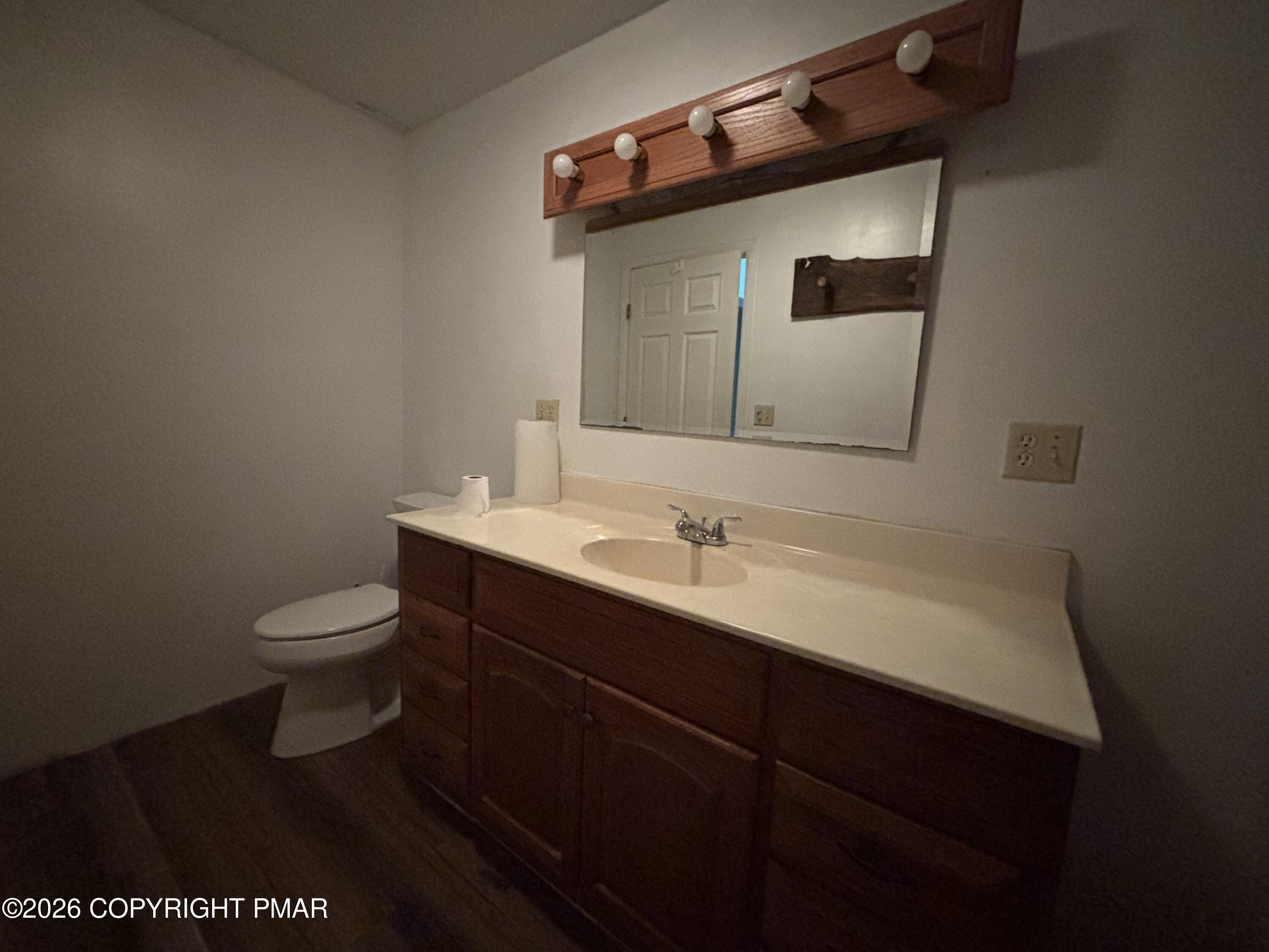 231 Laurel Road Property Photo 32