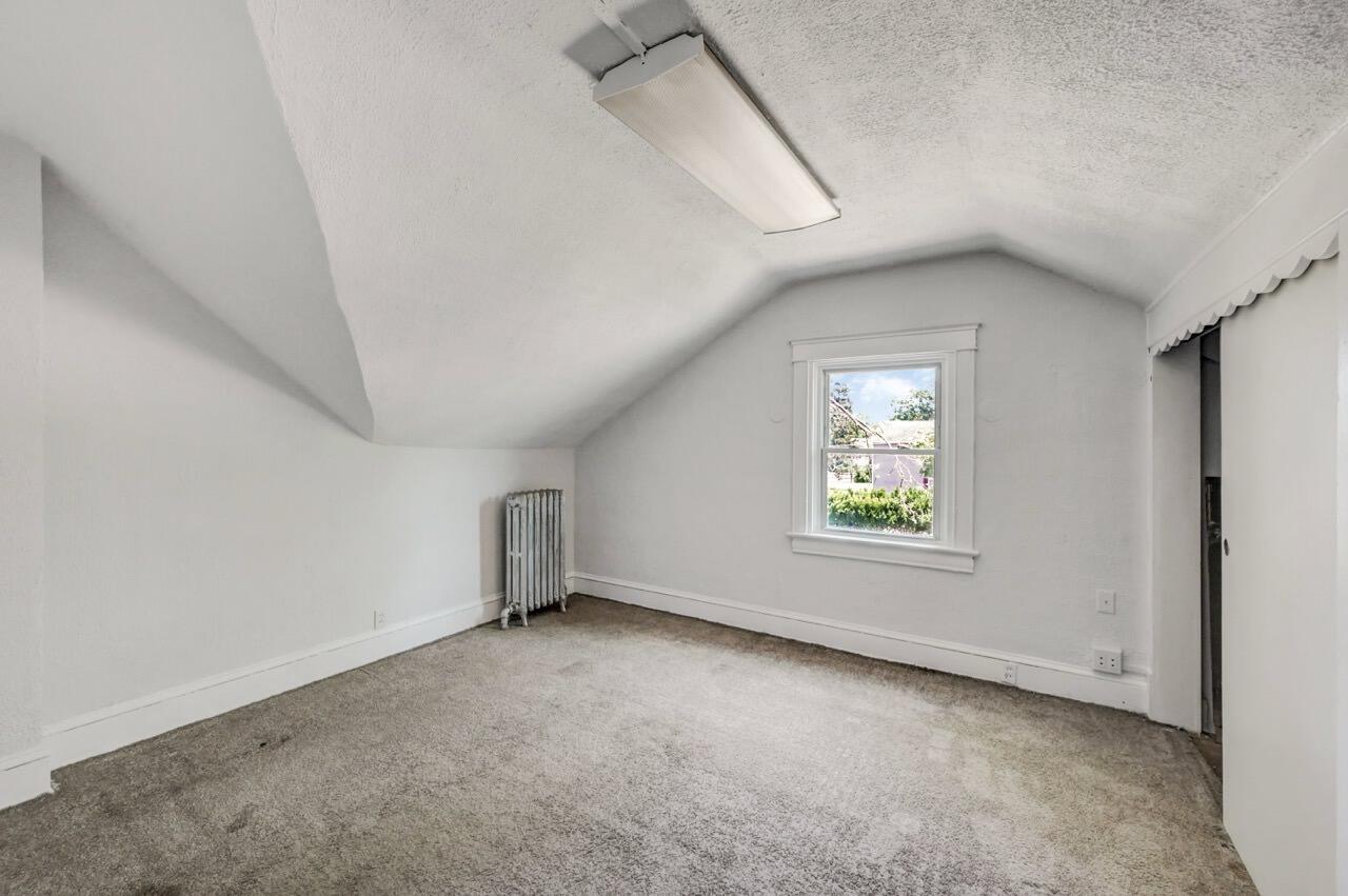 1198 W Main Street Property Photo 18