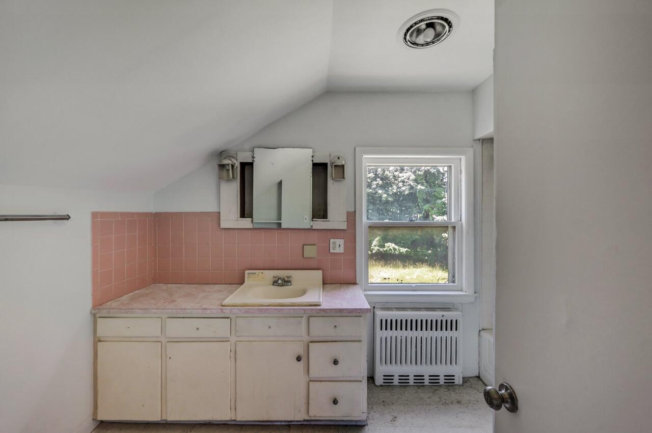 1198 W Main Street Property Photo 49