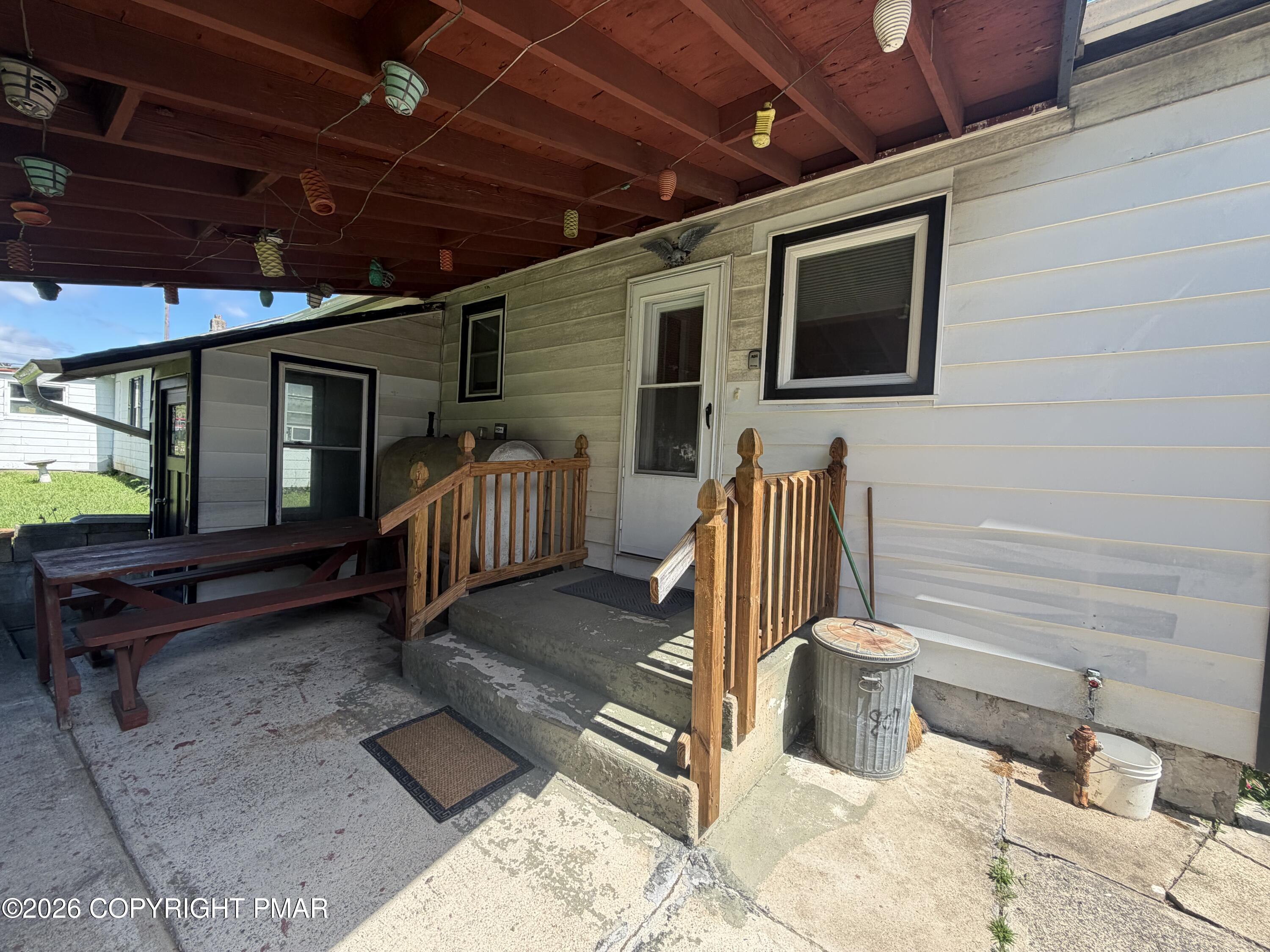 807 Flagler Street Property Photo 3