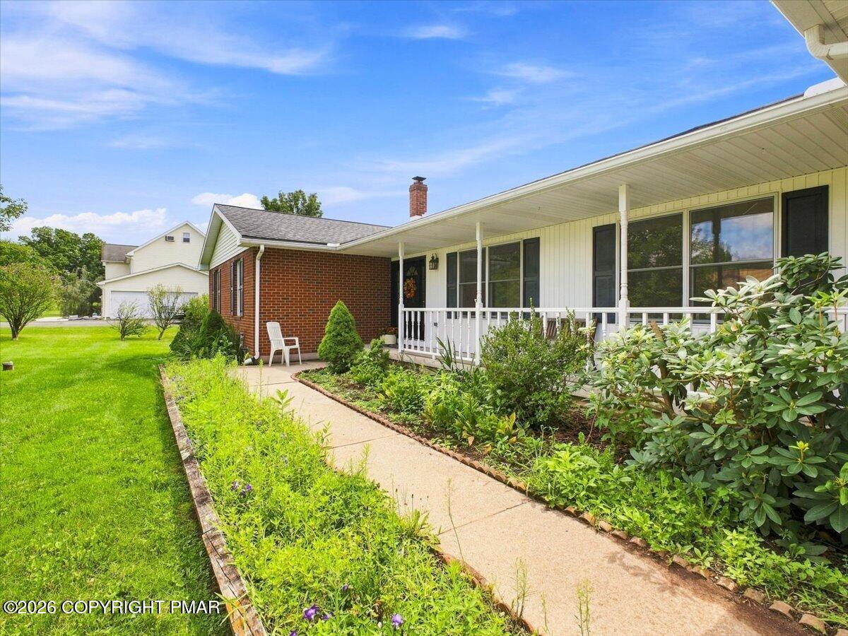 114 Amy Lane Property Photo 7