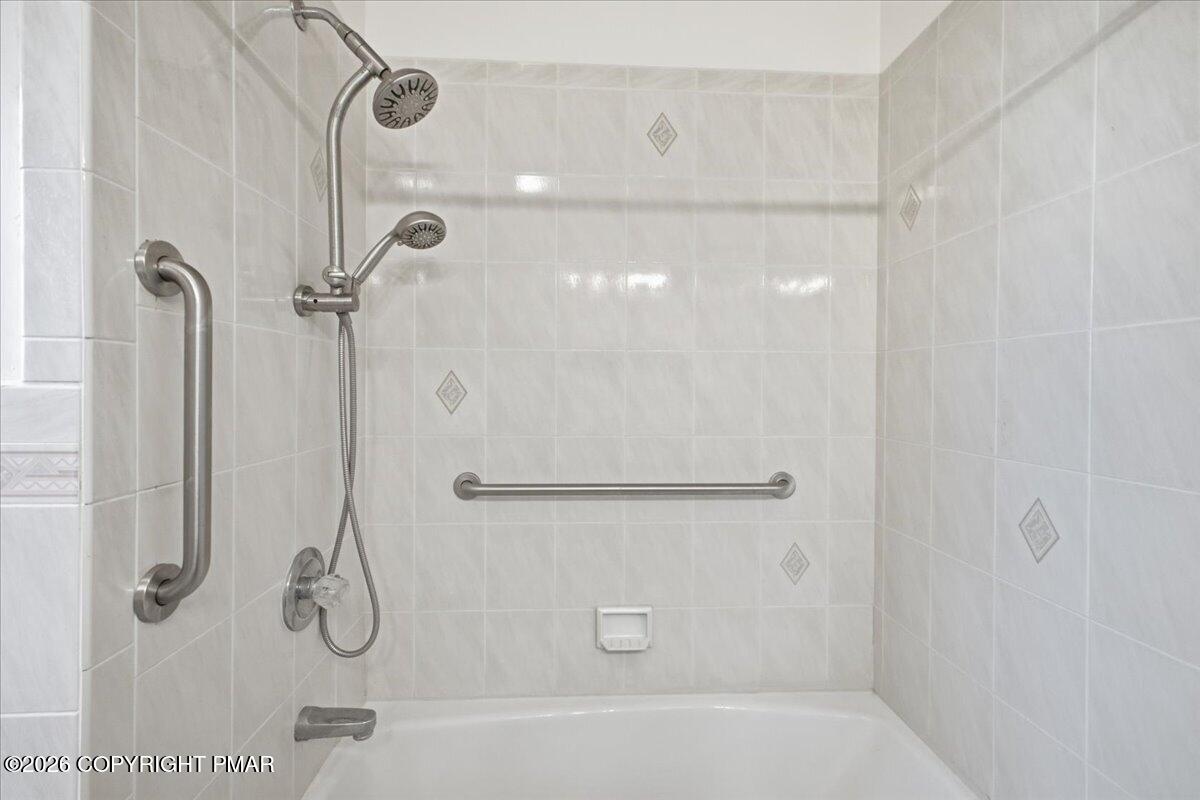 114 Amy Lane Property Photo 34