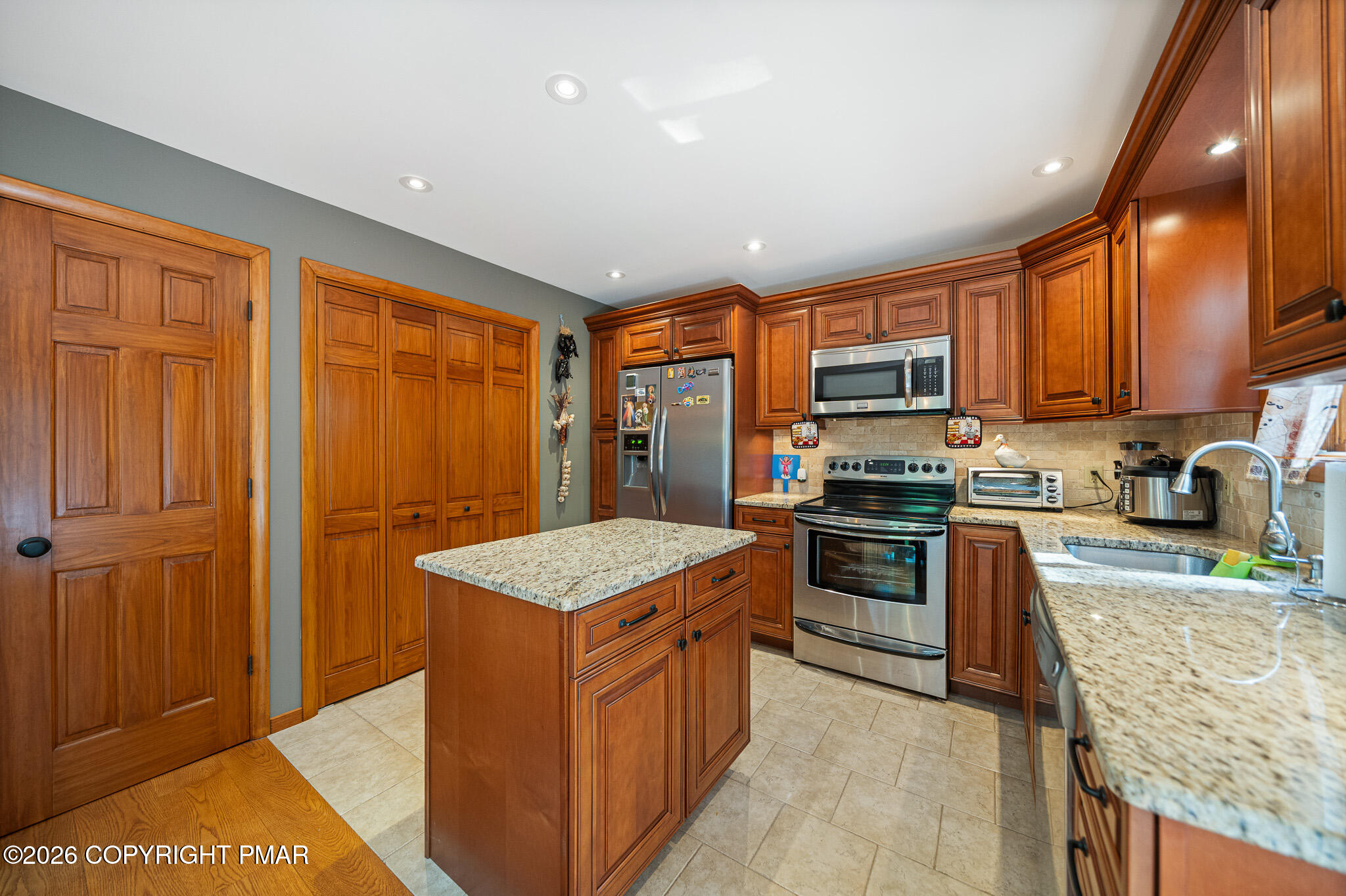 187 Radcliff Road Property Photo 9