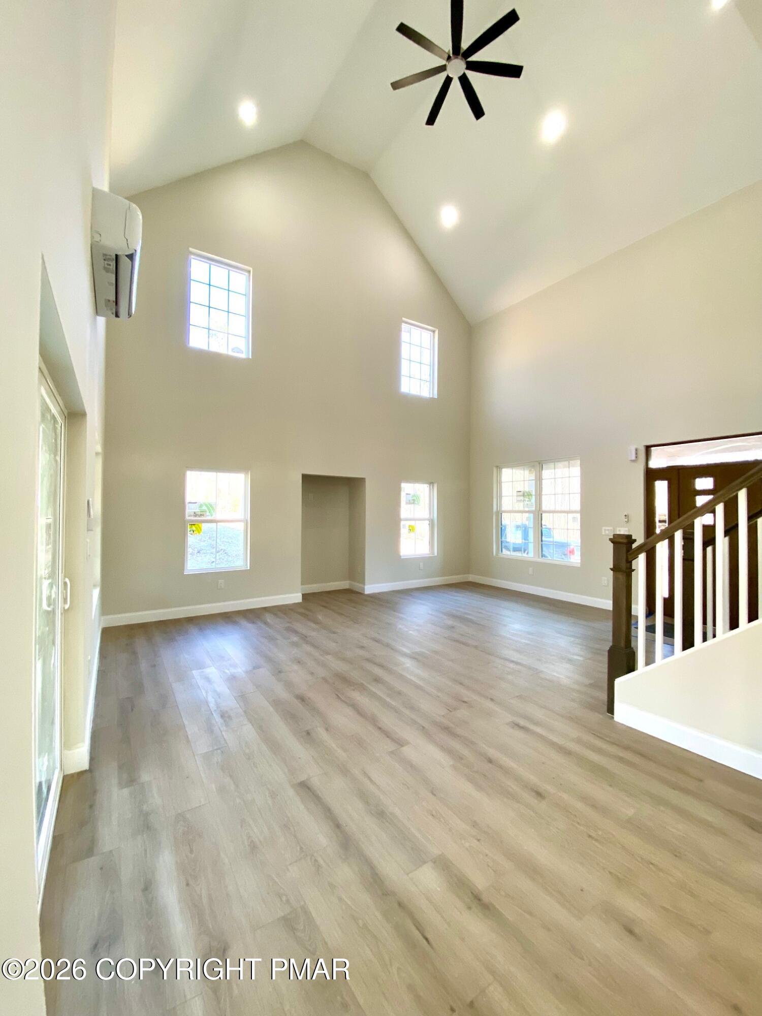 1109 N Rocky Mountain Drive Property Photo 6