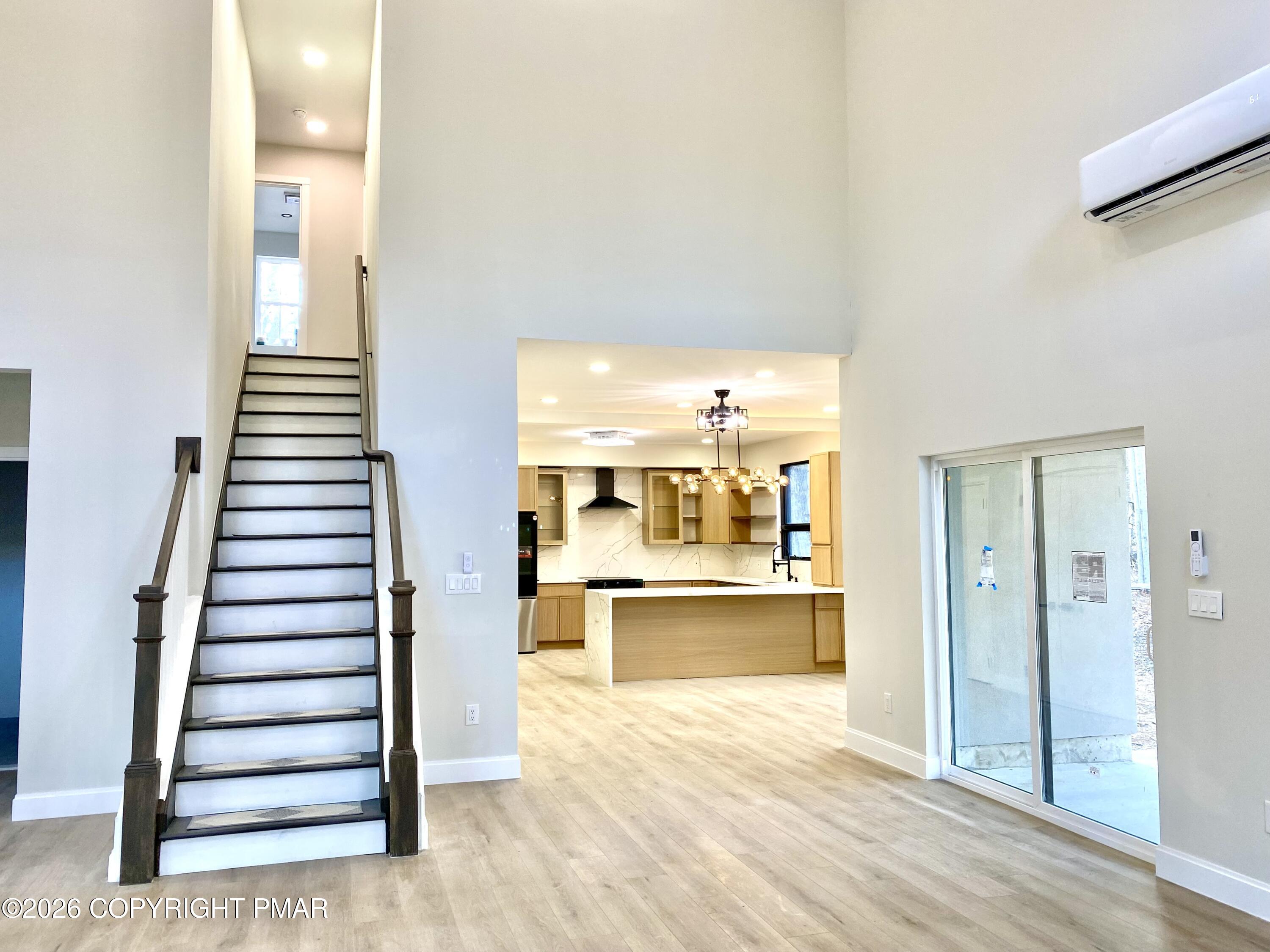 1109 N Rocky Mountain Drive Property Photo 8