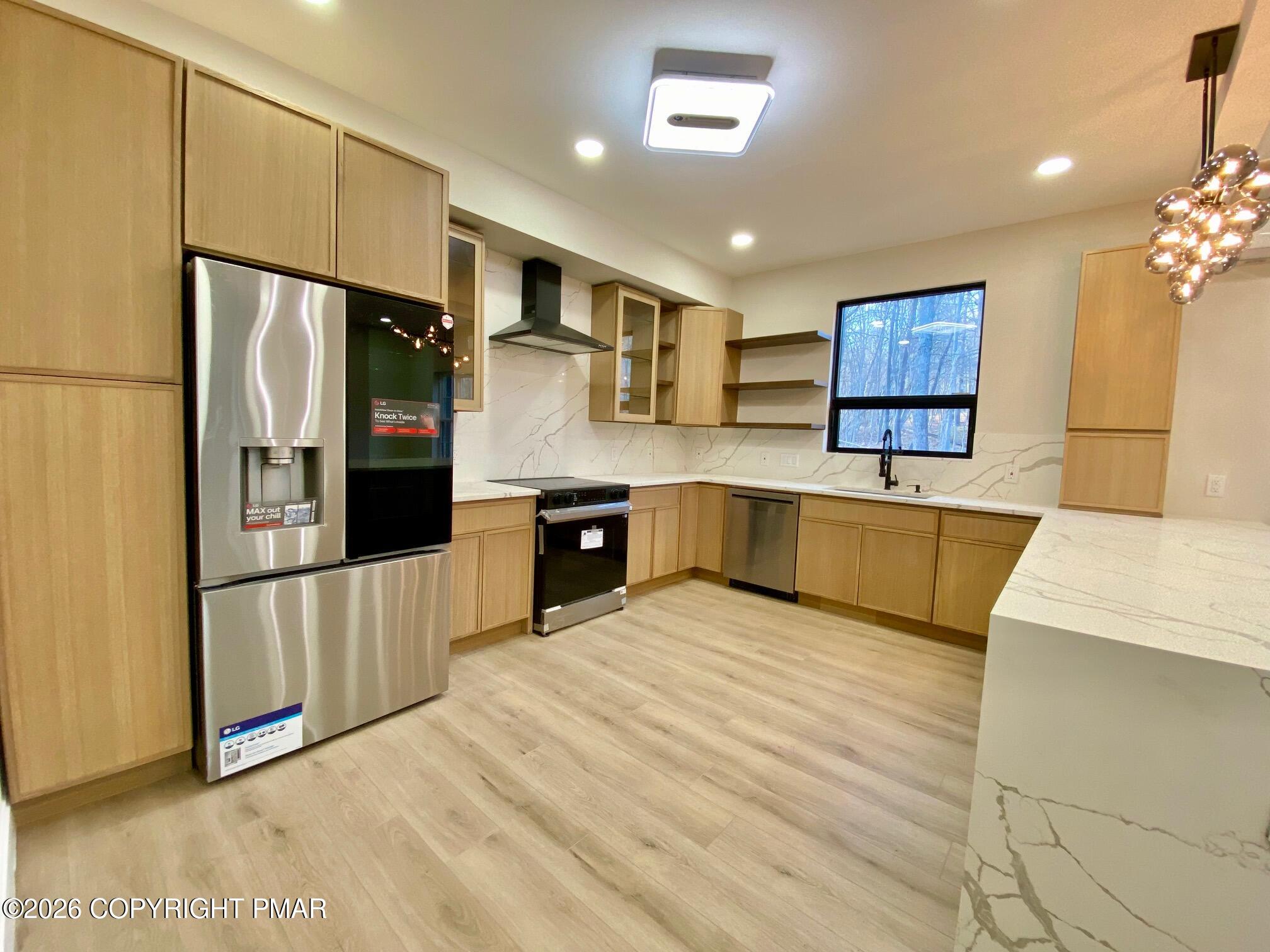 1109 N Rocky Mountain Drive Property Photo 10