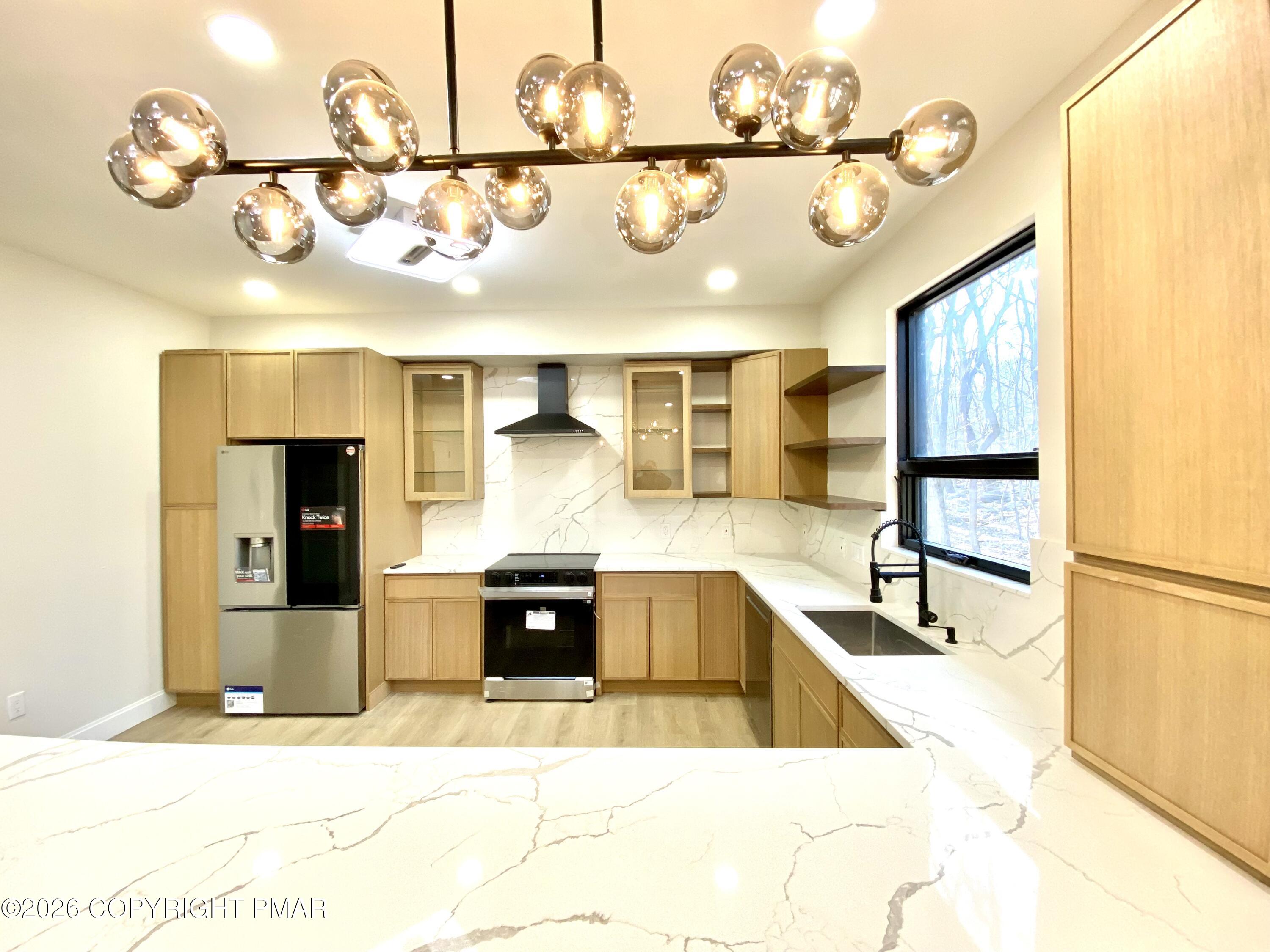 1109 N Rocky Mountain Drive Property Photo 14