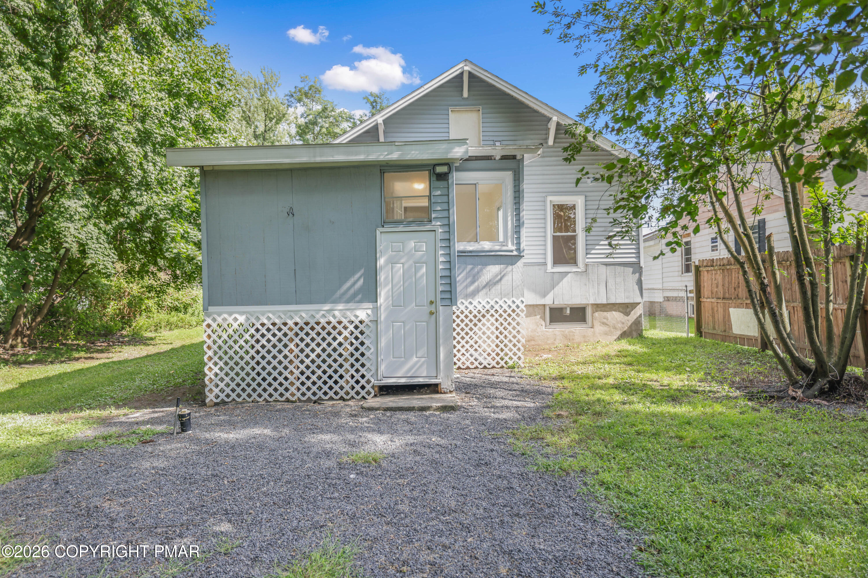 140 Barnum Street Property Photo 27